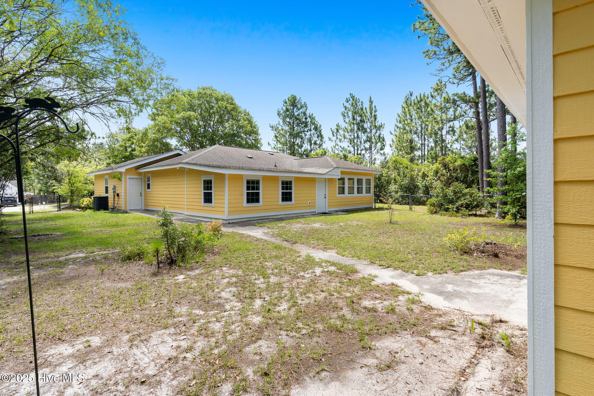 100551974 | Photo 36