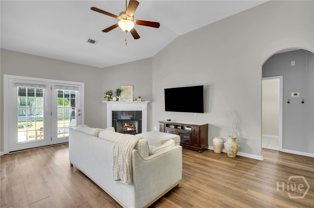 13 Twin Oaks Place
