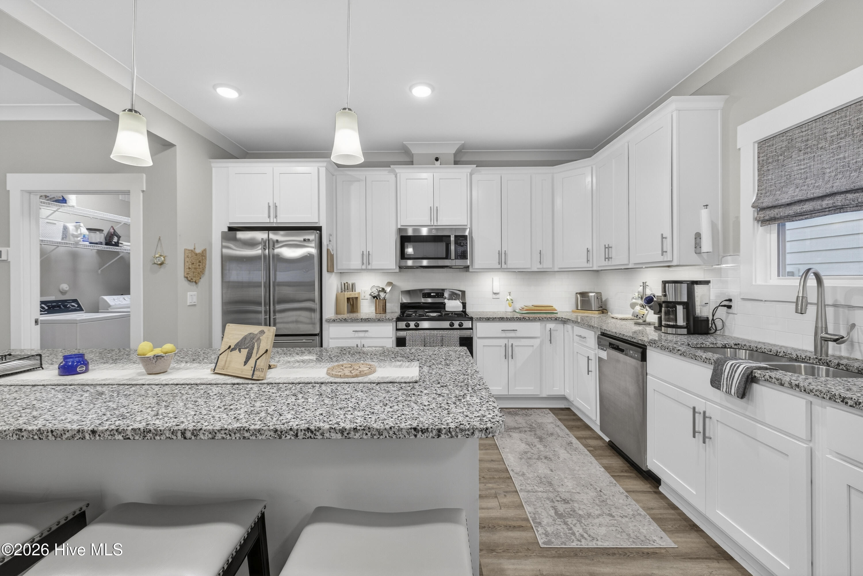 100558964 | Photo 12