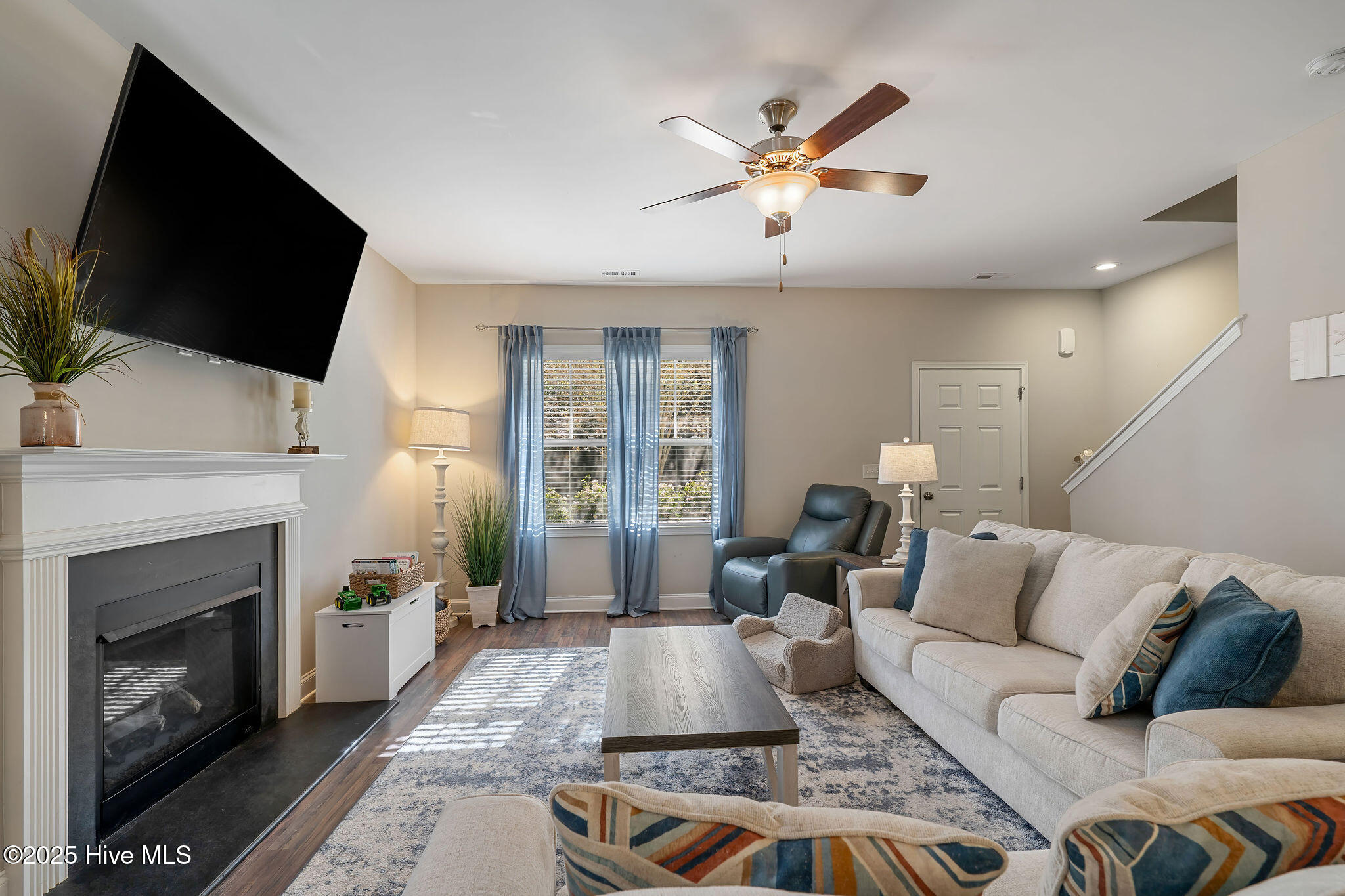 100545162 | Photo 11