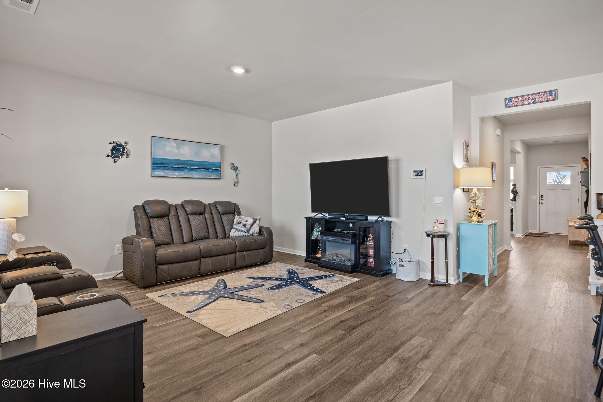 100567889 | Photo 18