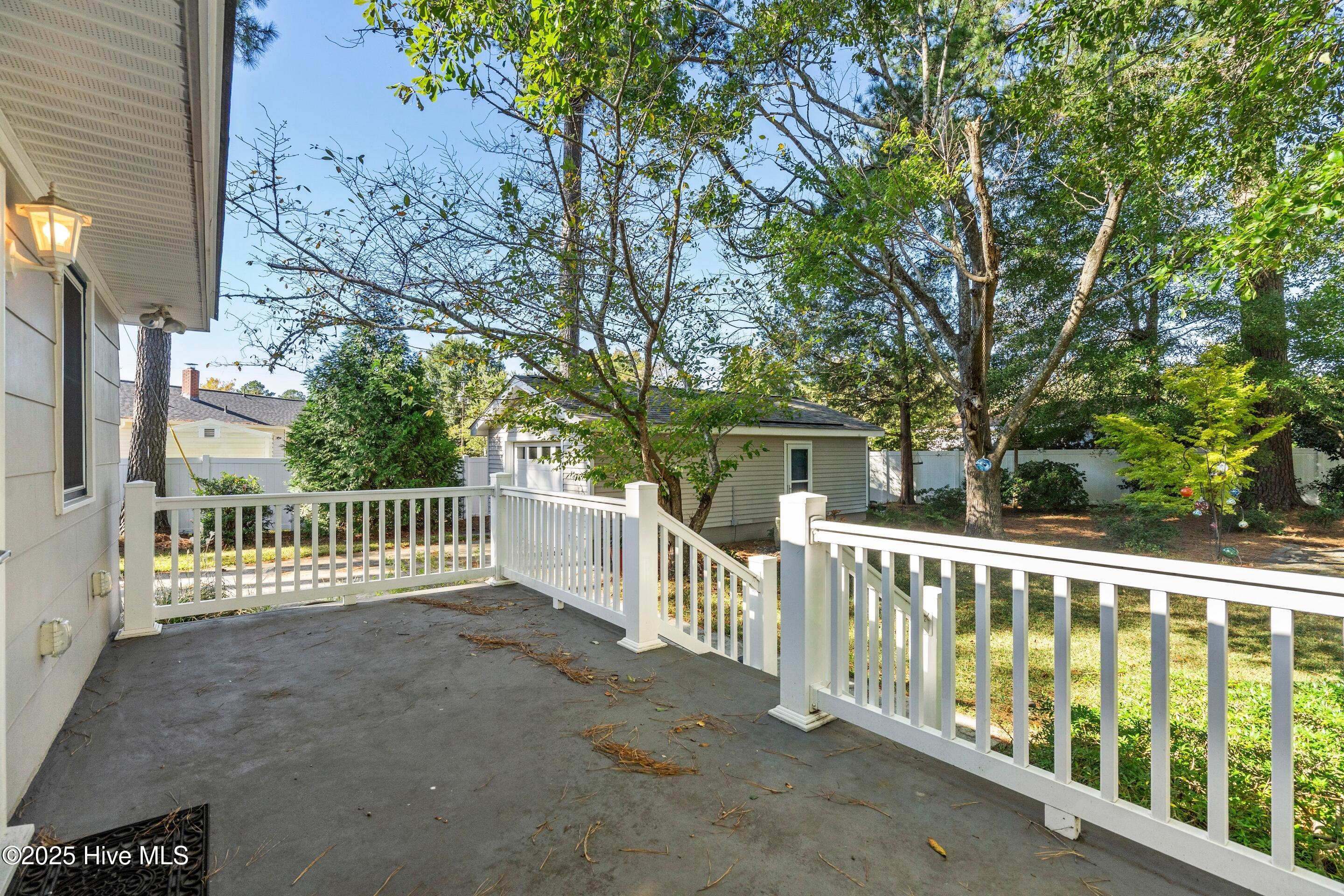 100537321 | Photo 33