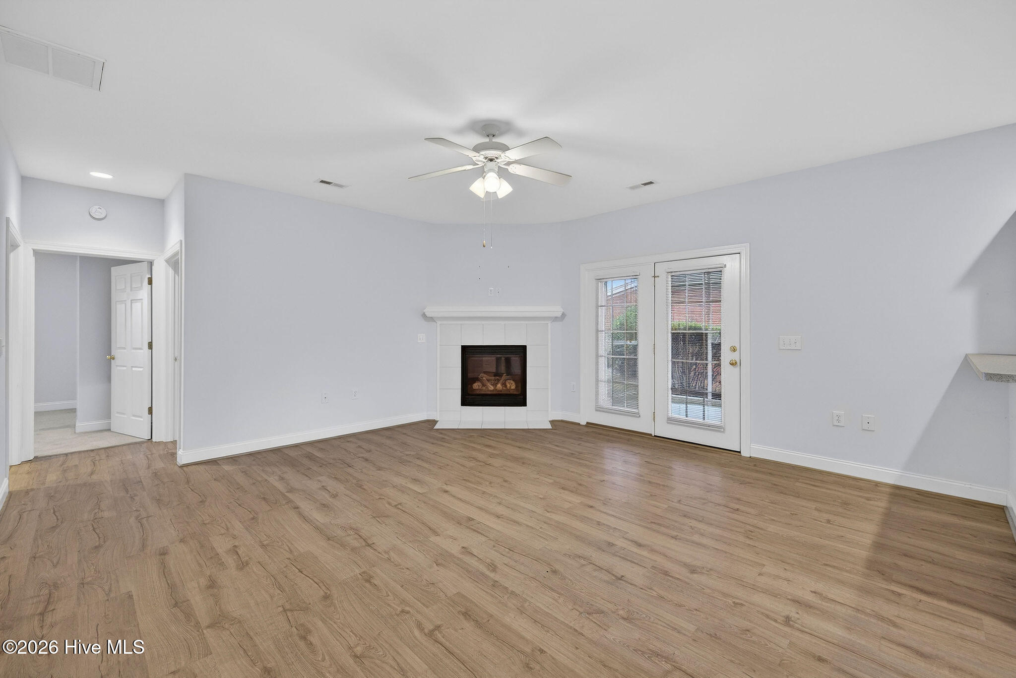 100561497 | Photo 13