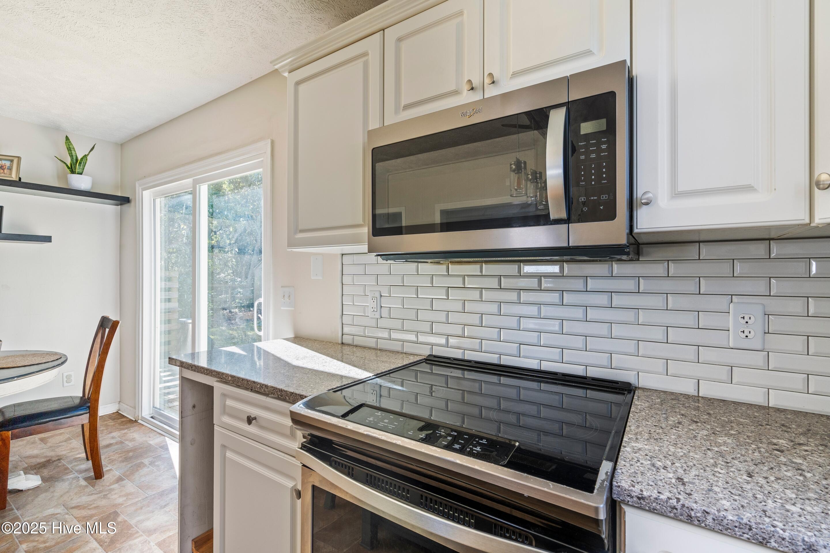 100536584 | Photo 17