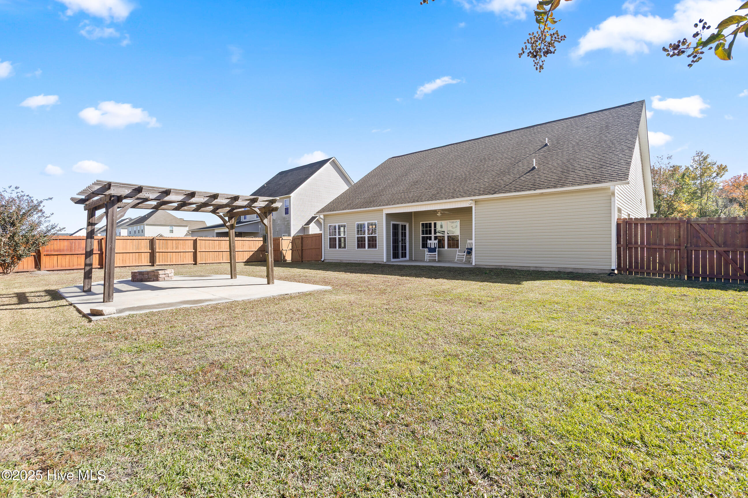 100541822 | Photo 34