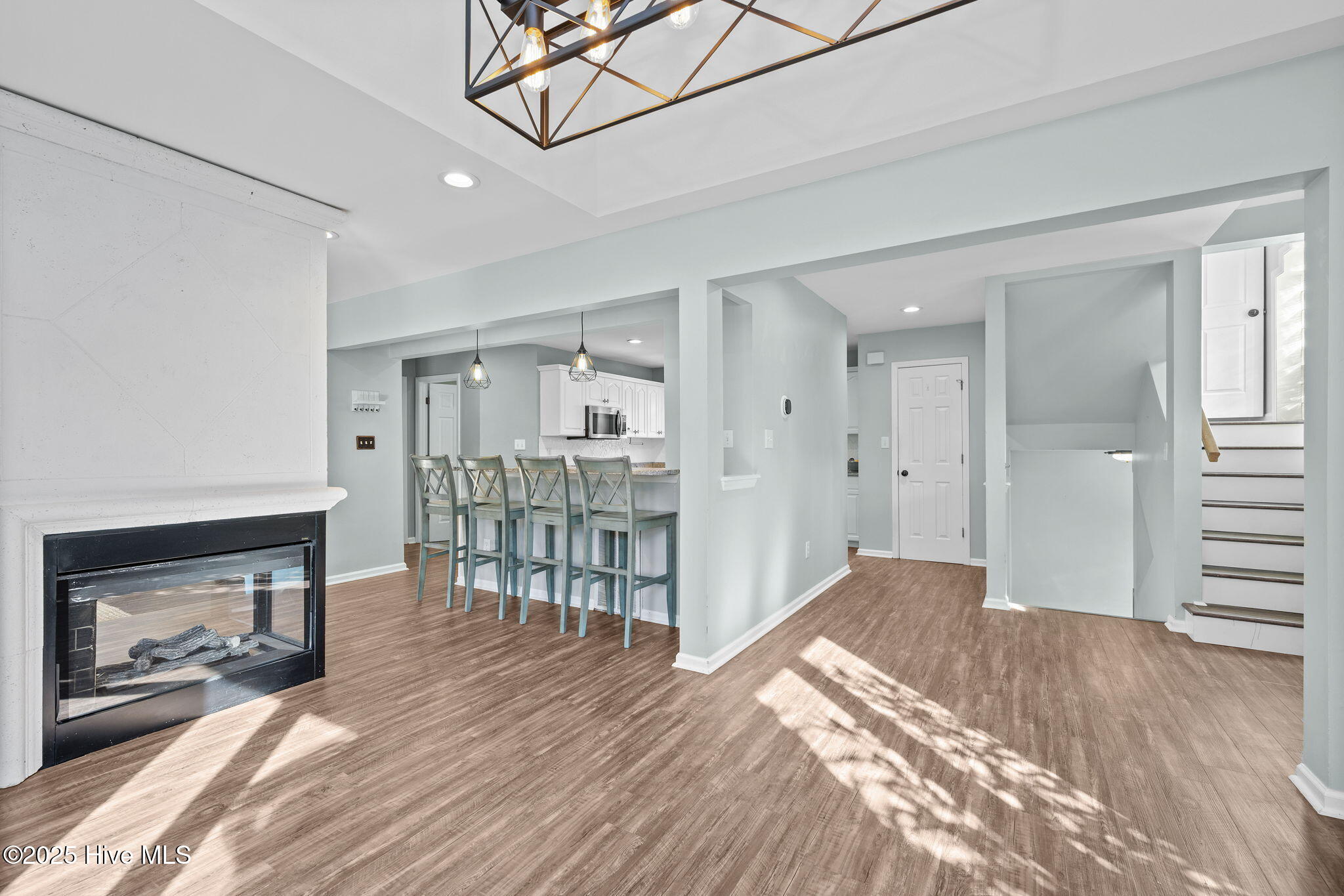 100542454 | Photo 16