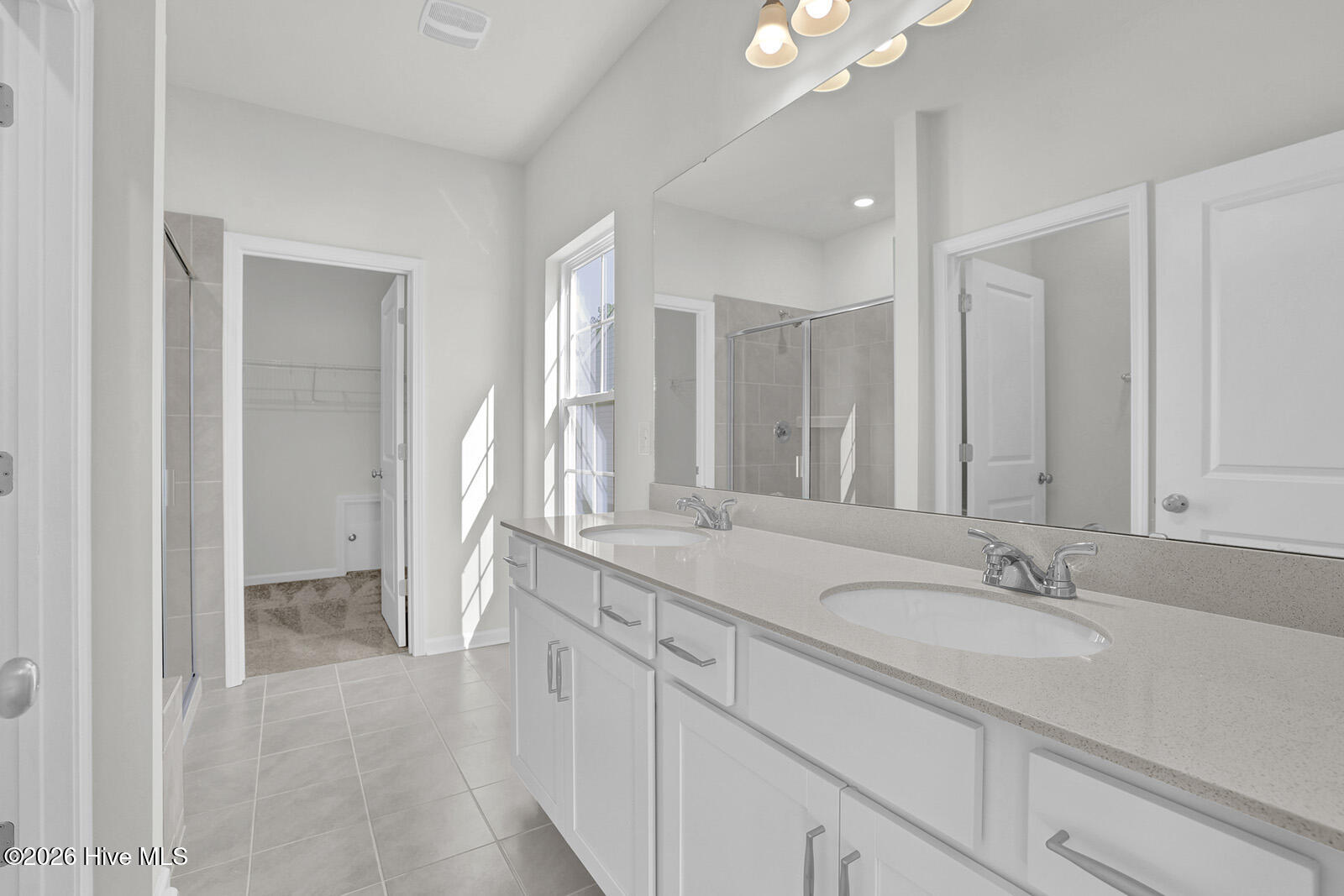 100550111 | Photo 13