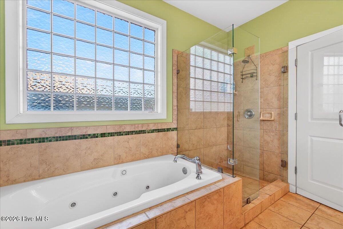 100549293 | Photo 32