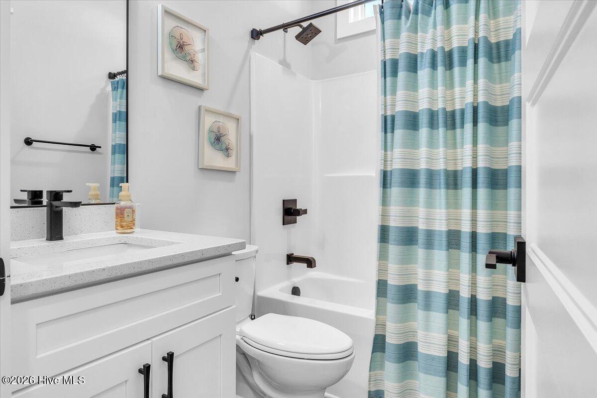 100565716 | Photo 13