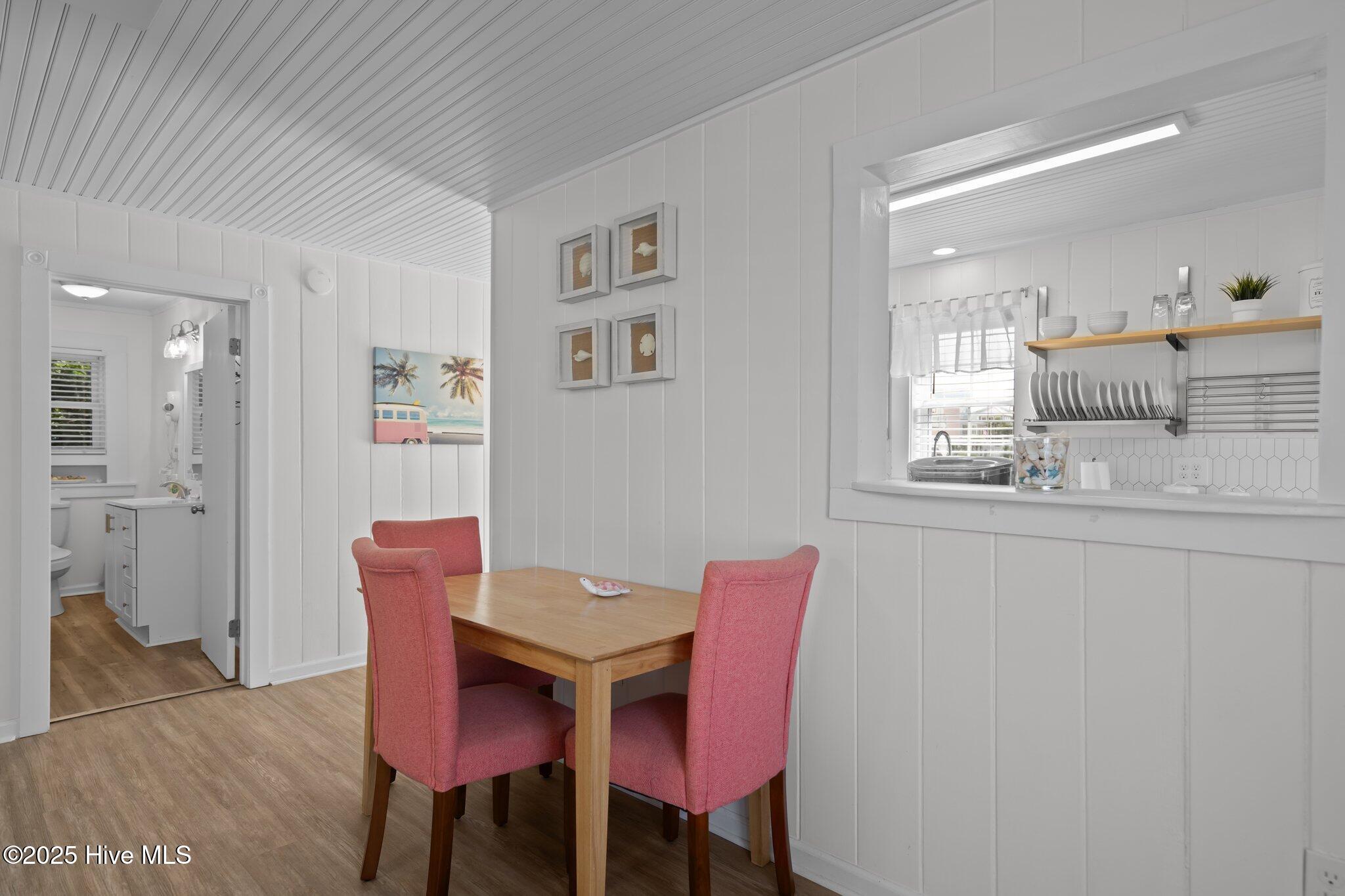 100537194 | Photo 103