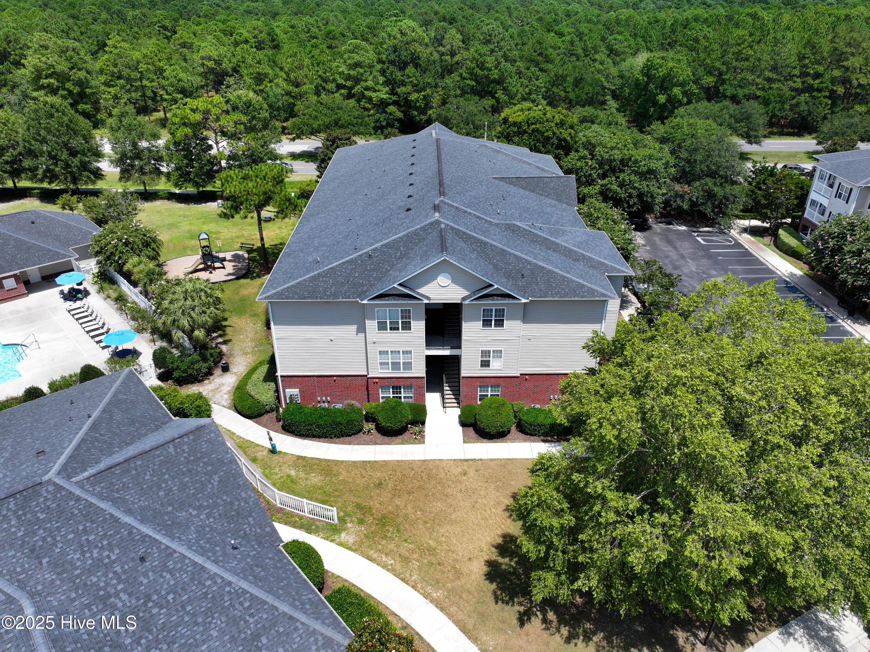 100515883 | Photo 39