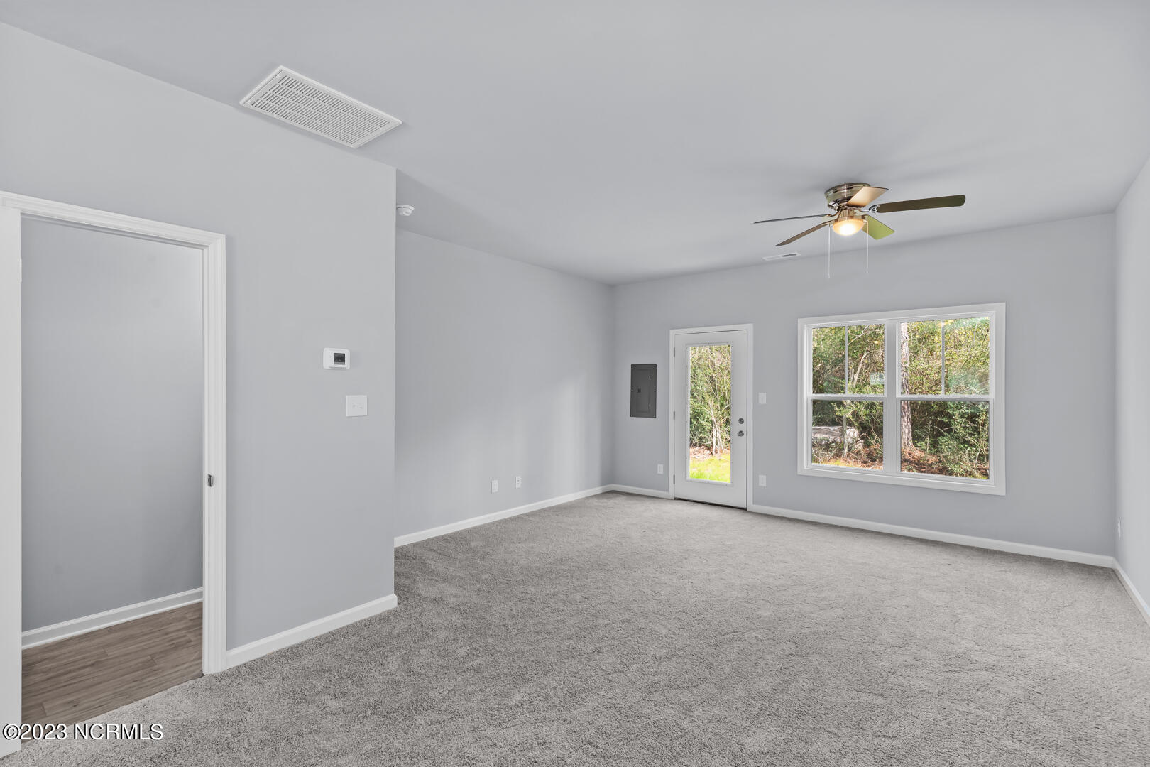 100555596 | Photo 14