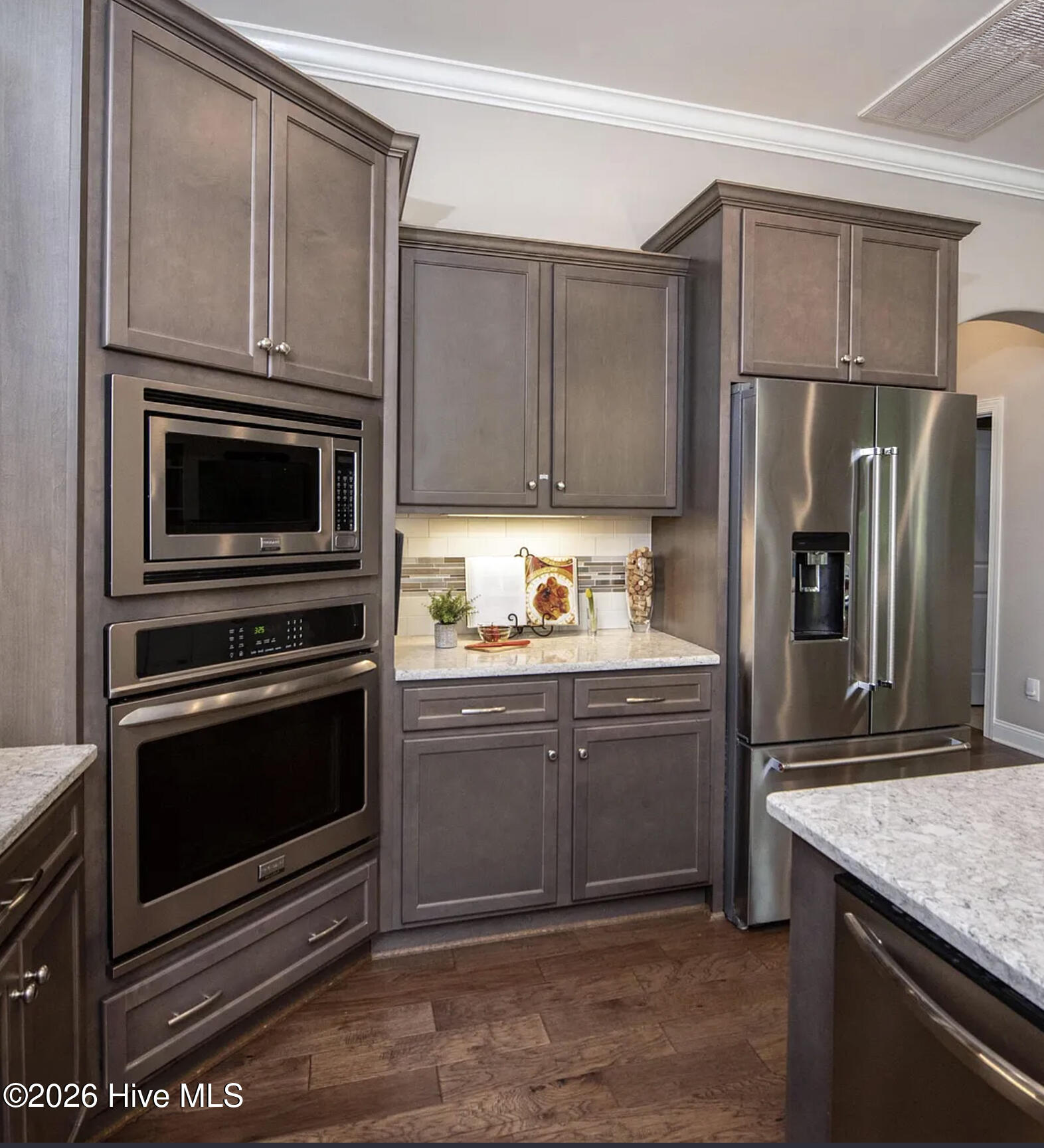 100563129 | Photo 12