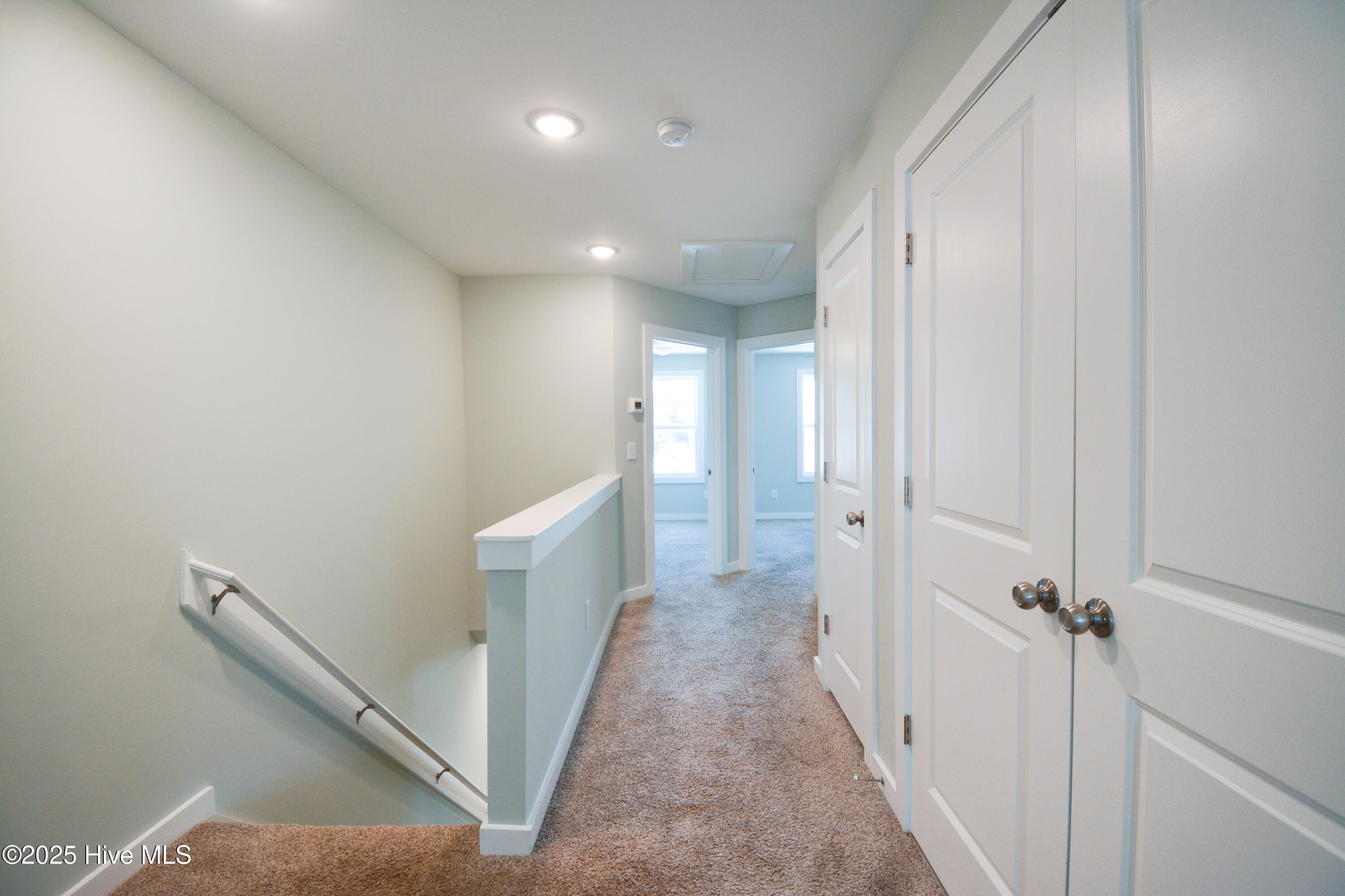 100534687 | Photo 11