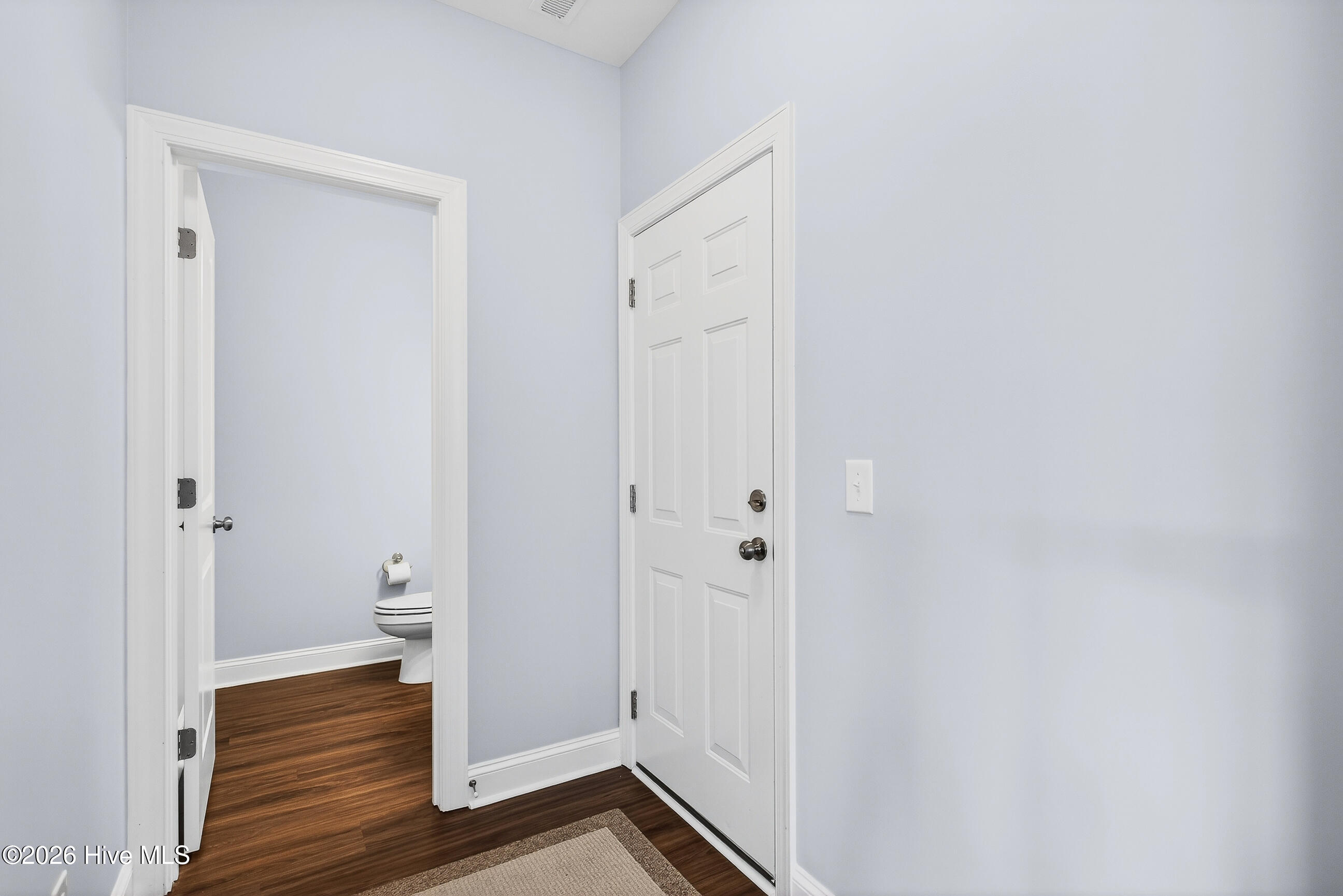 100563348 | Photo 21