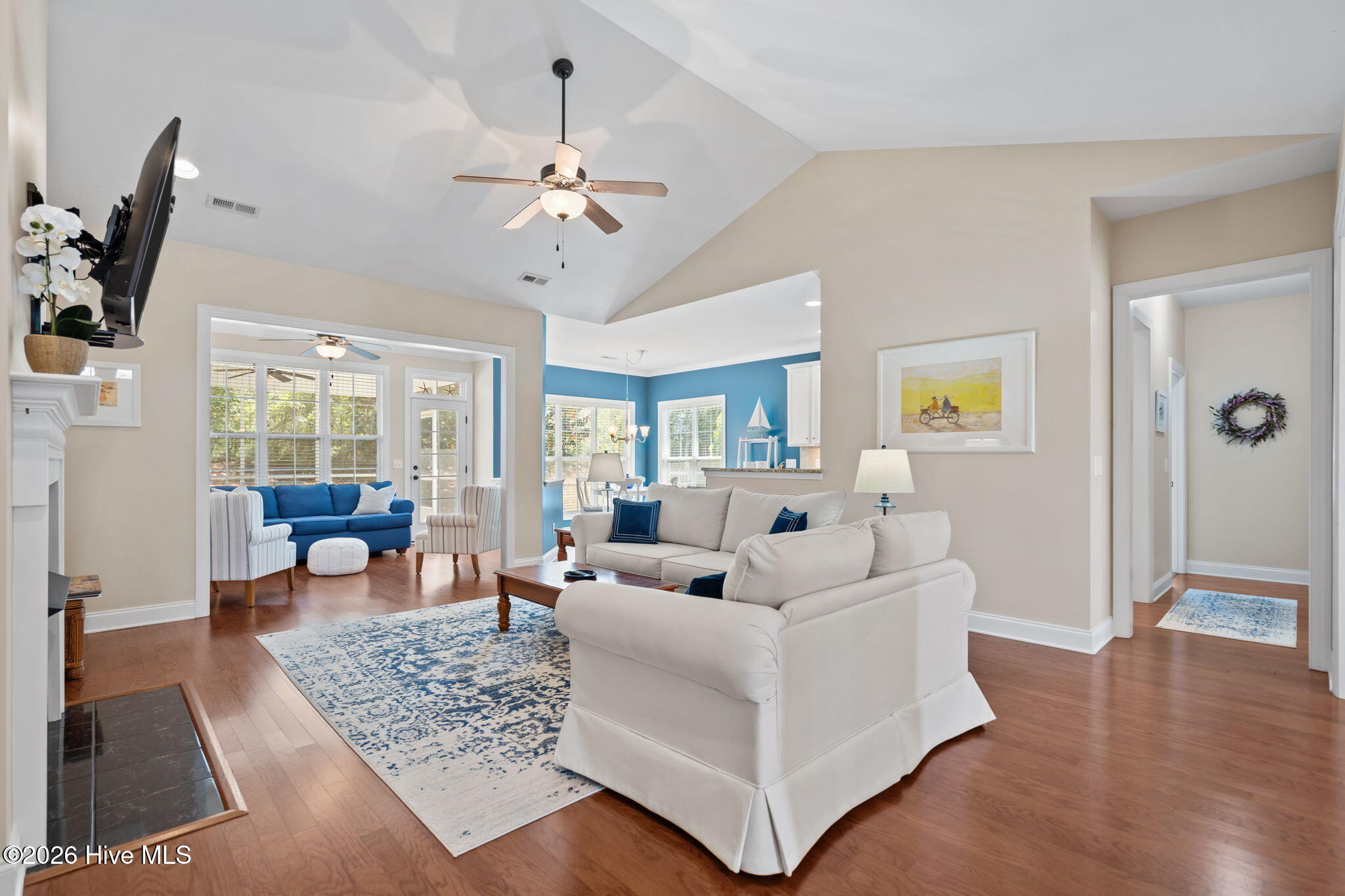 100568496 | Photo 22