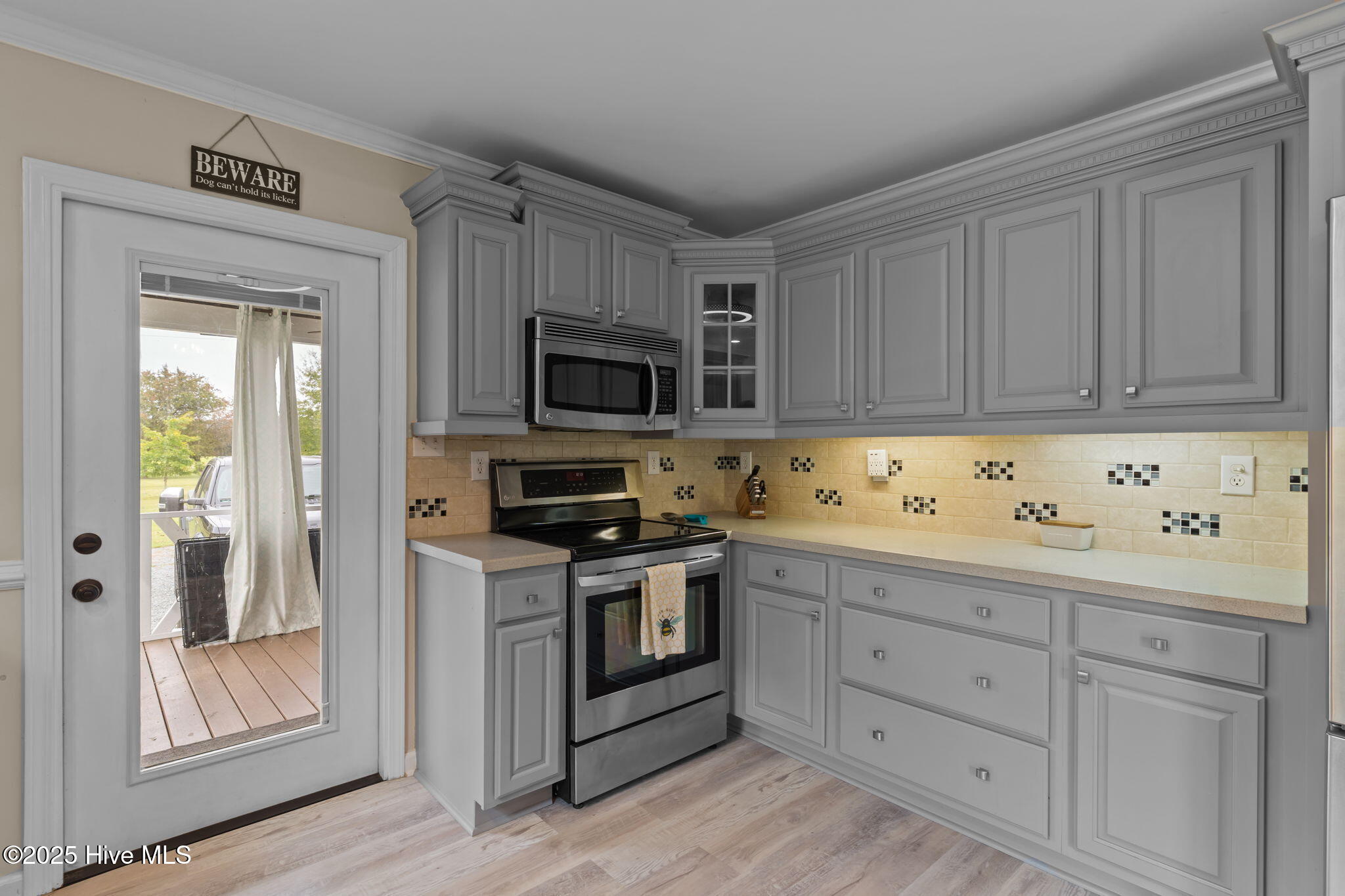 100535279 | Photo 19