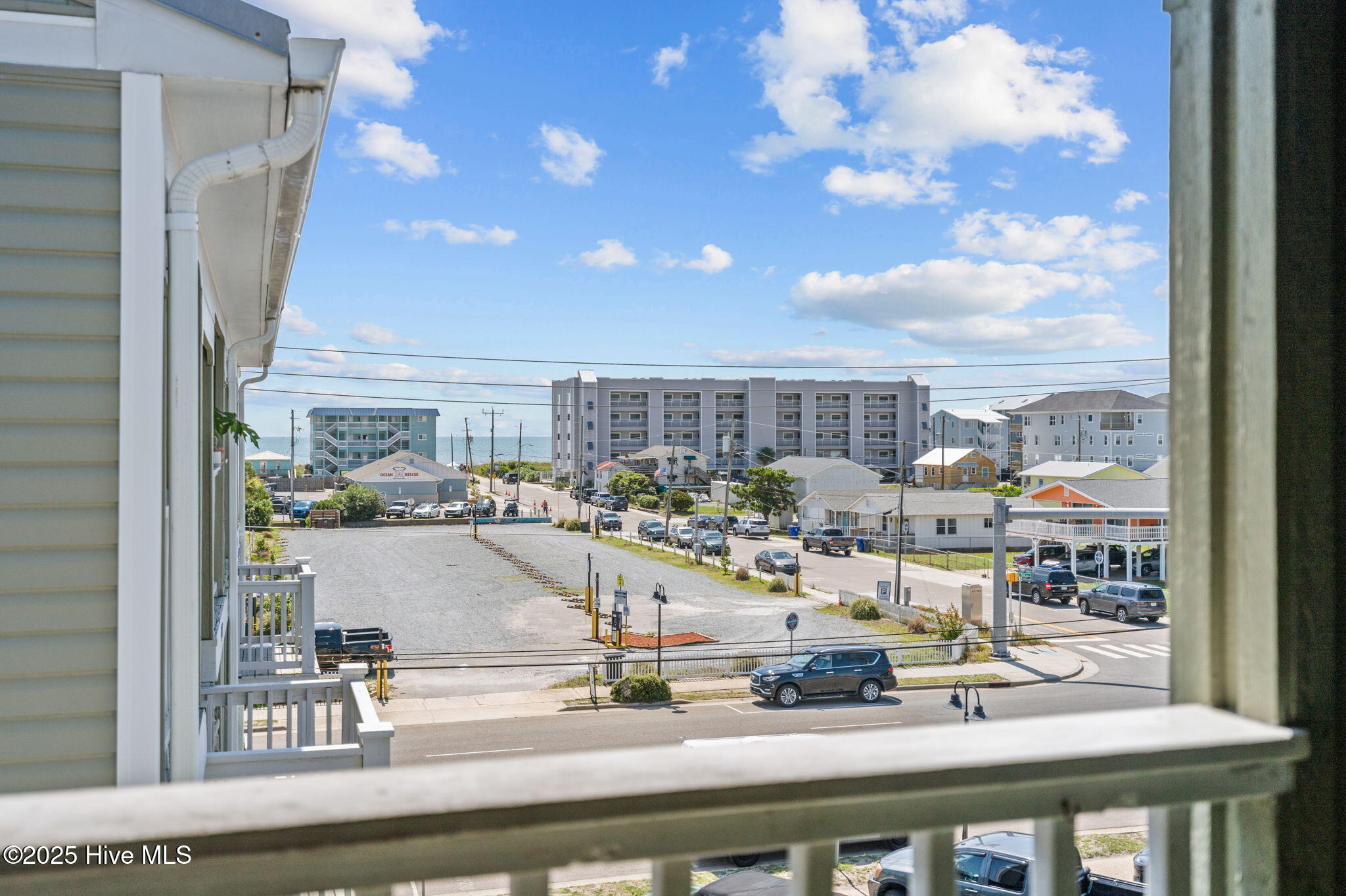 100519120 | Photo 22