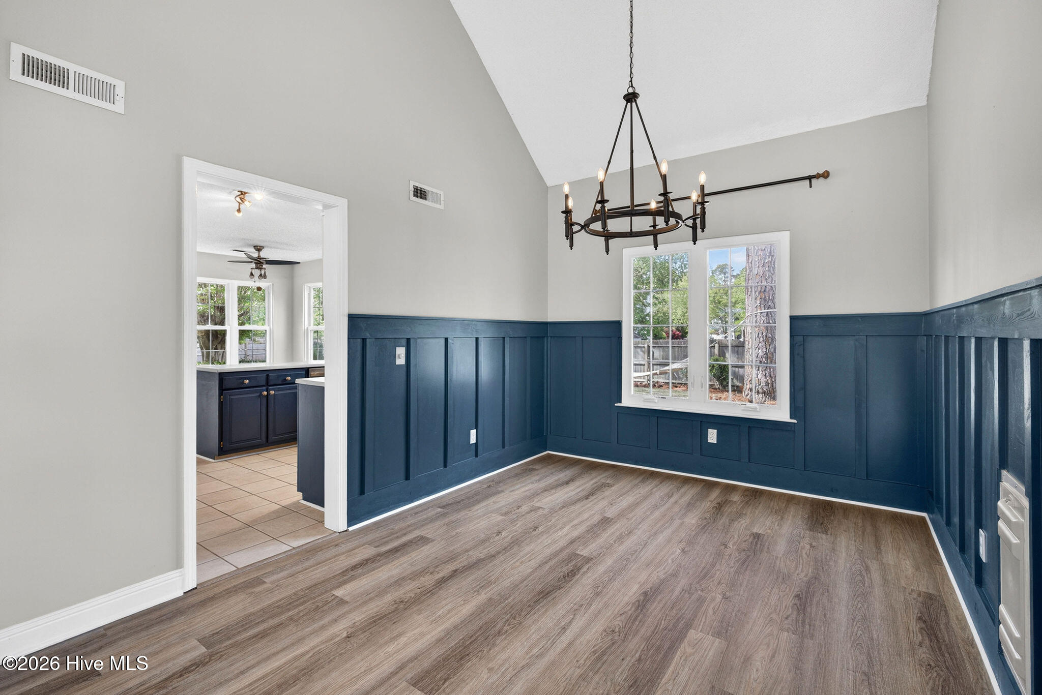 100567707 | Photo 23