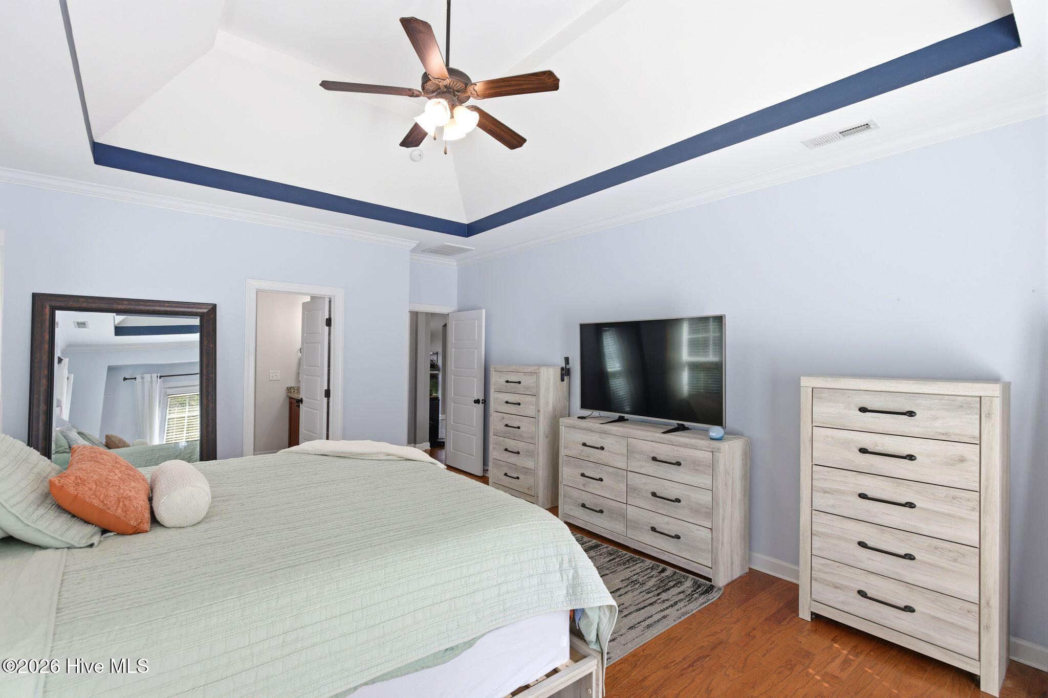 100563379 | Photo 25