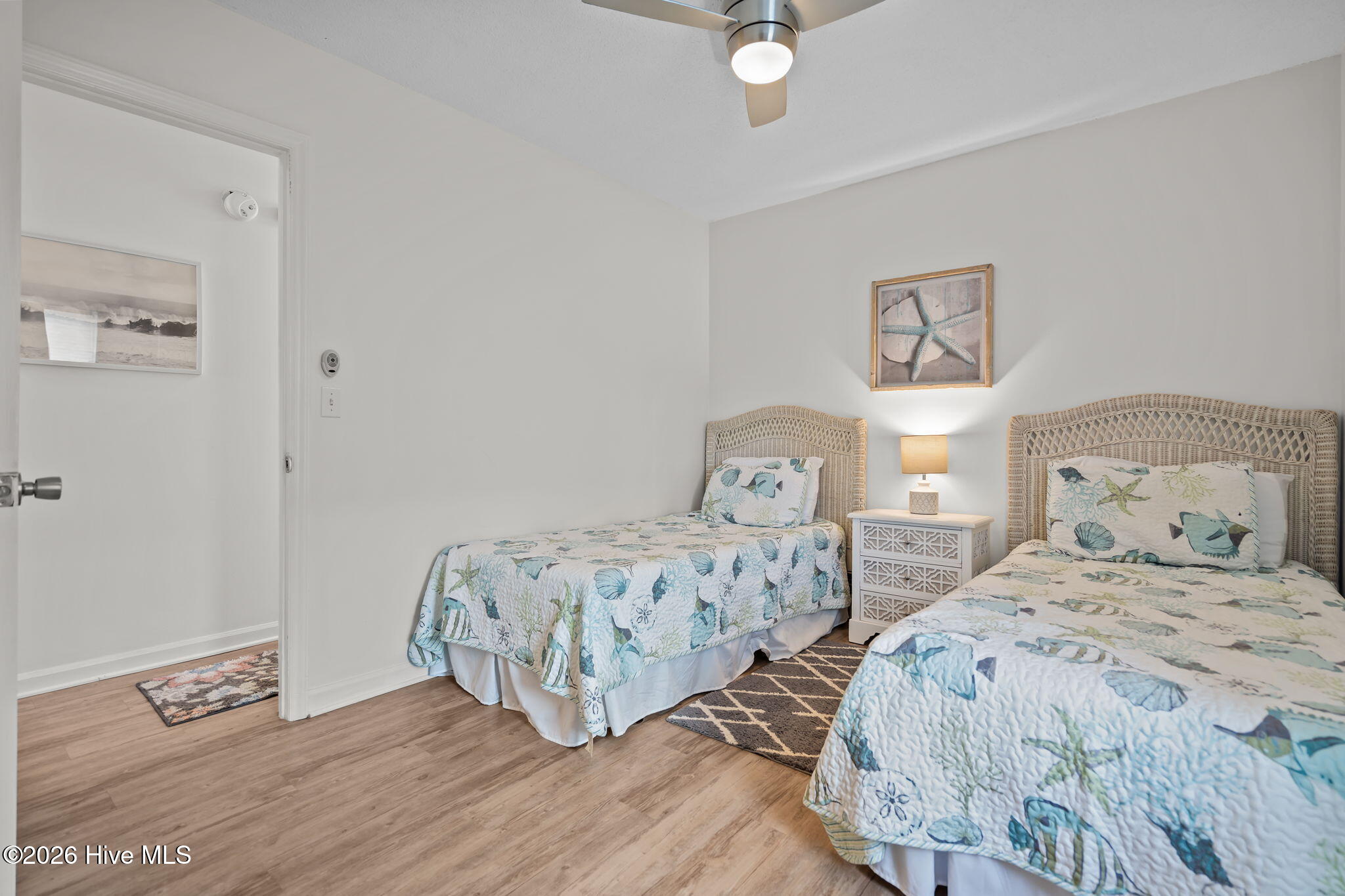 100549615 | Photo 23