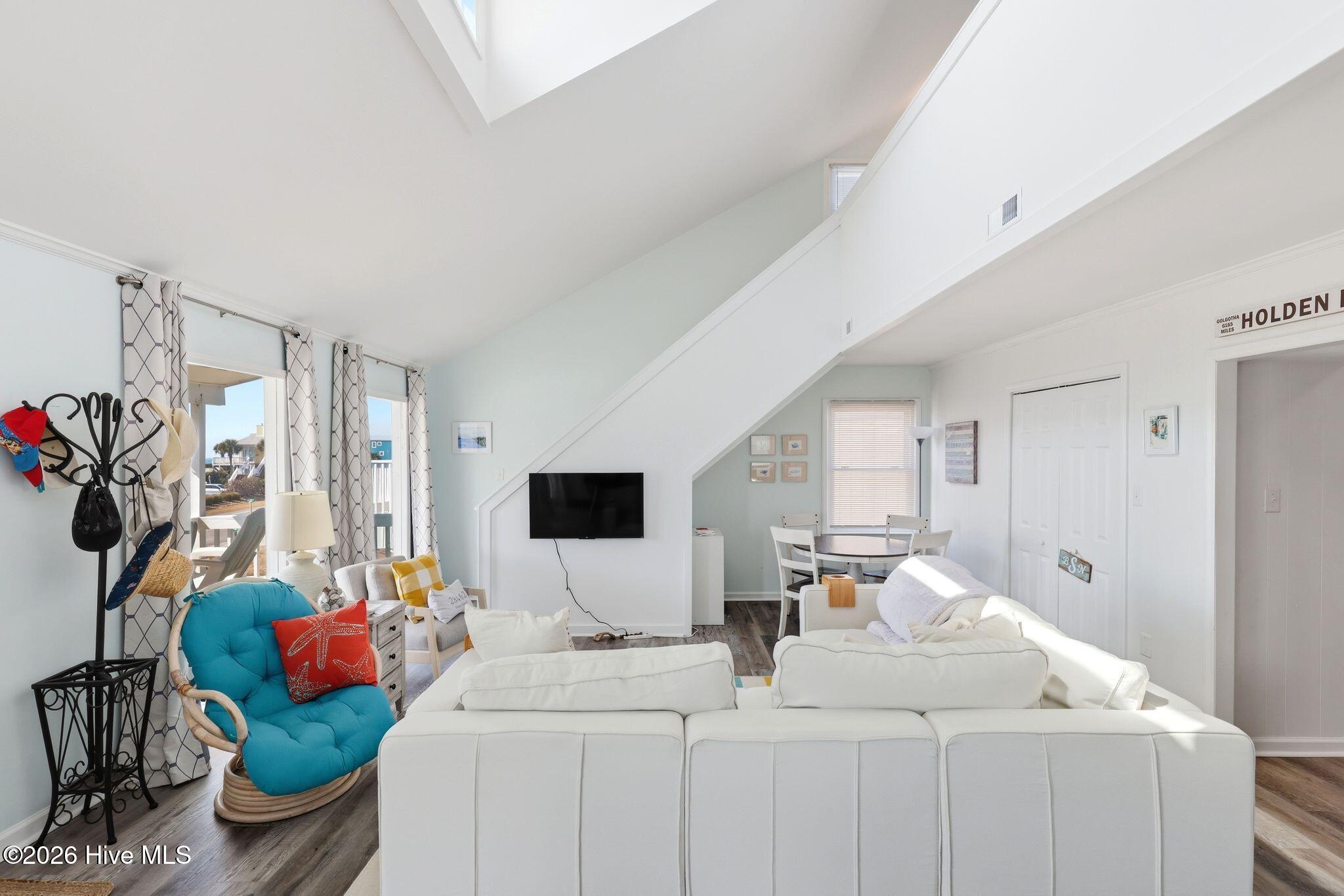 100558178 | Photo 17