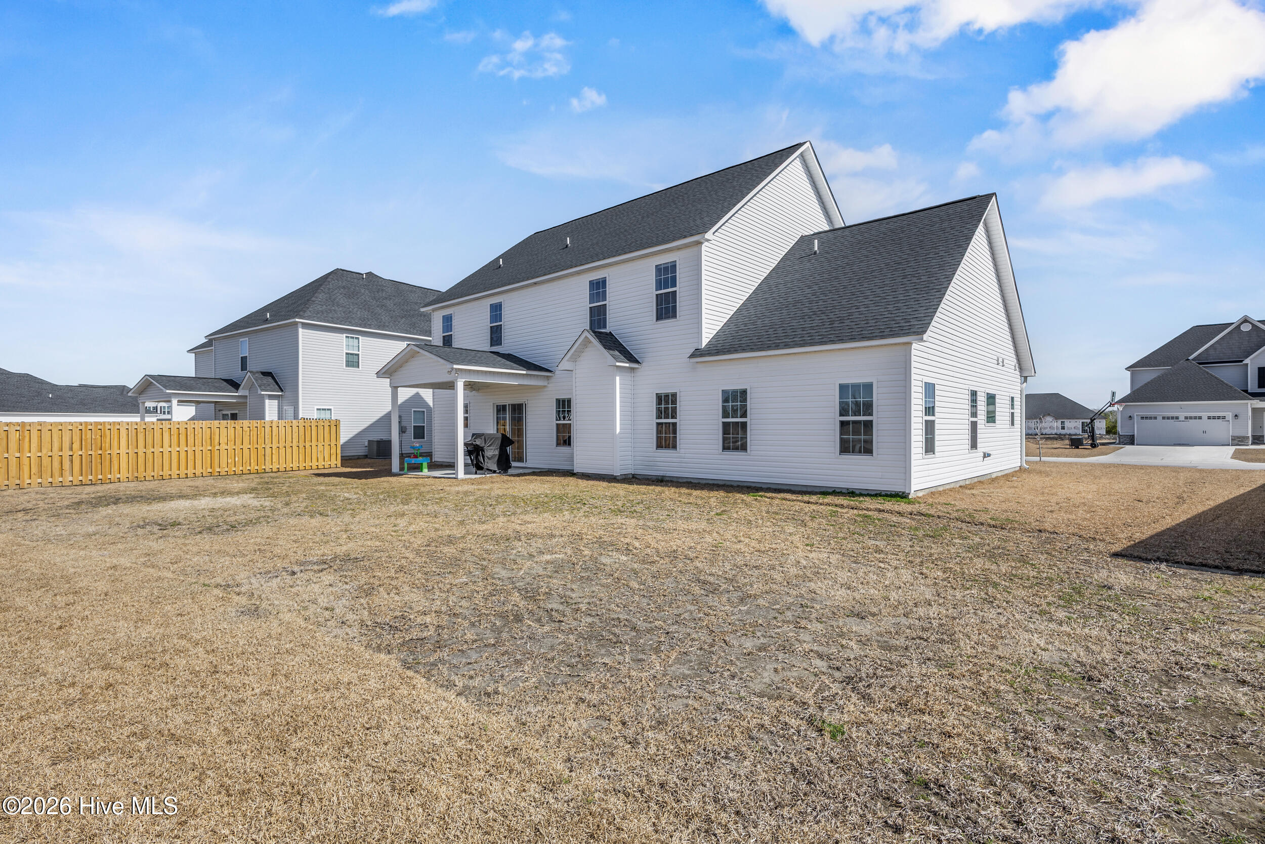 100555729 | Photo 46