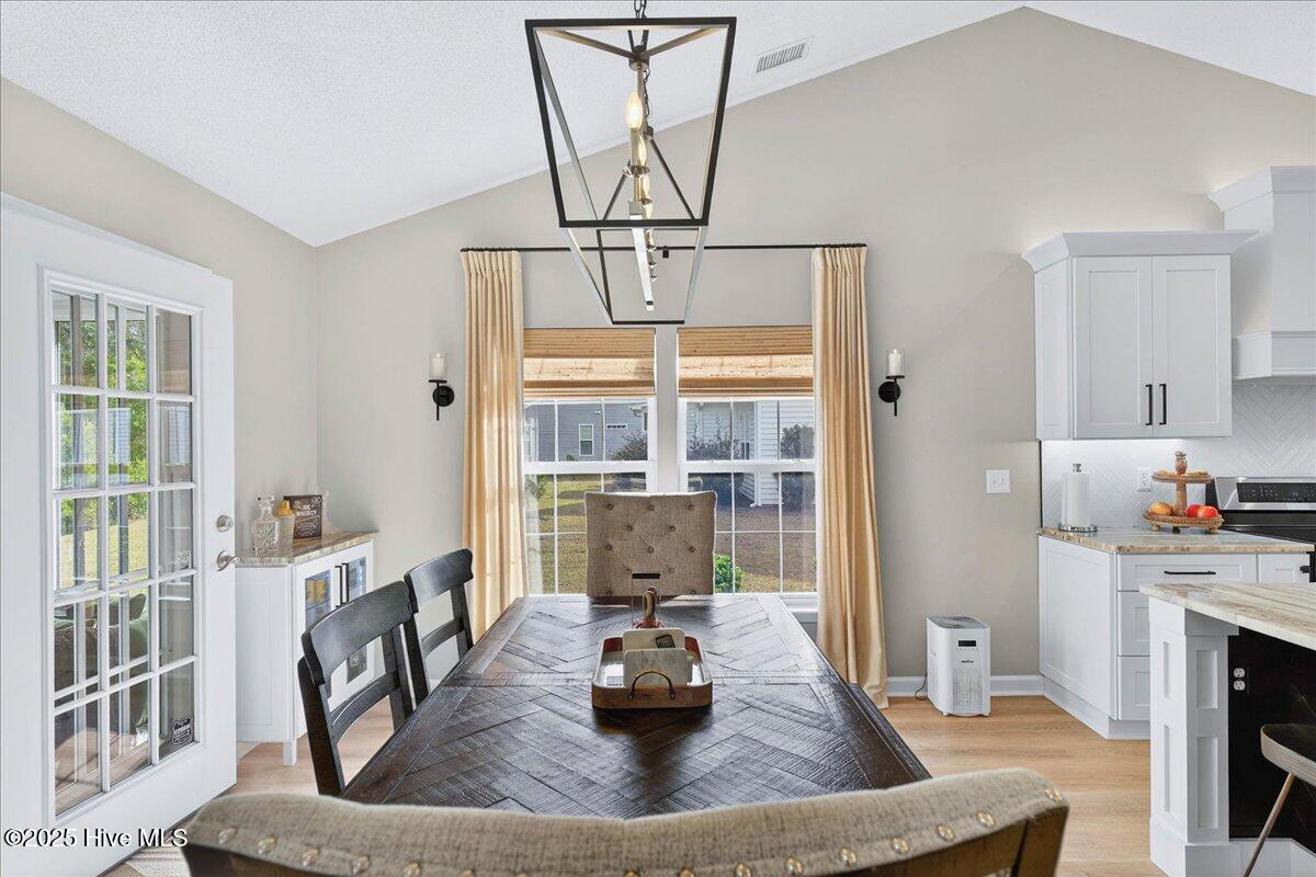 100543008 | Photo 14