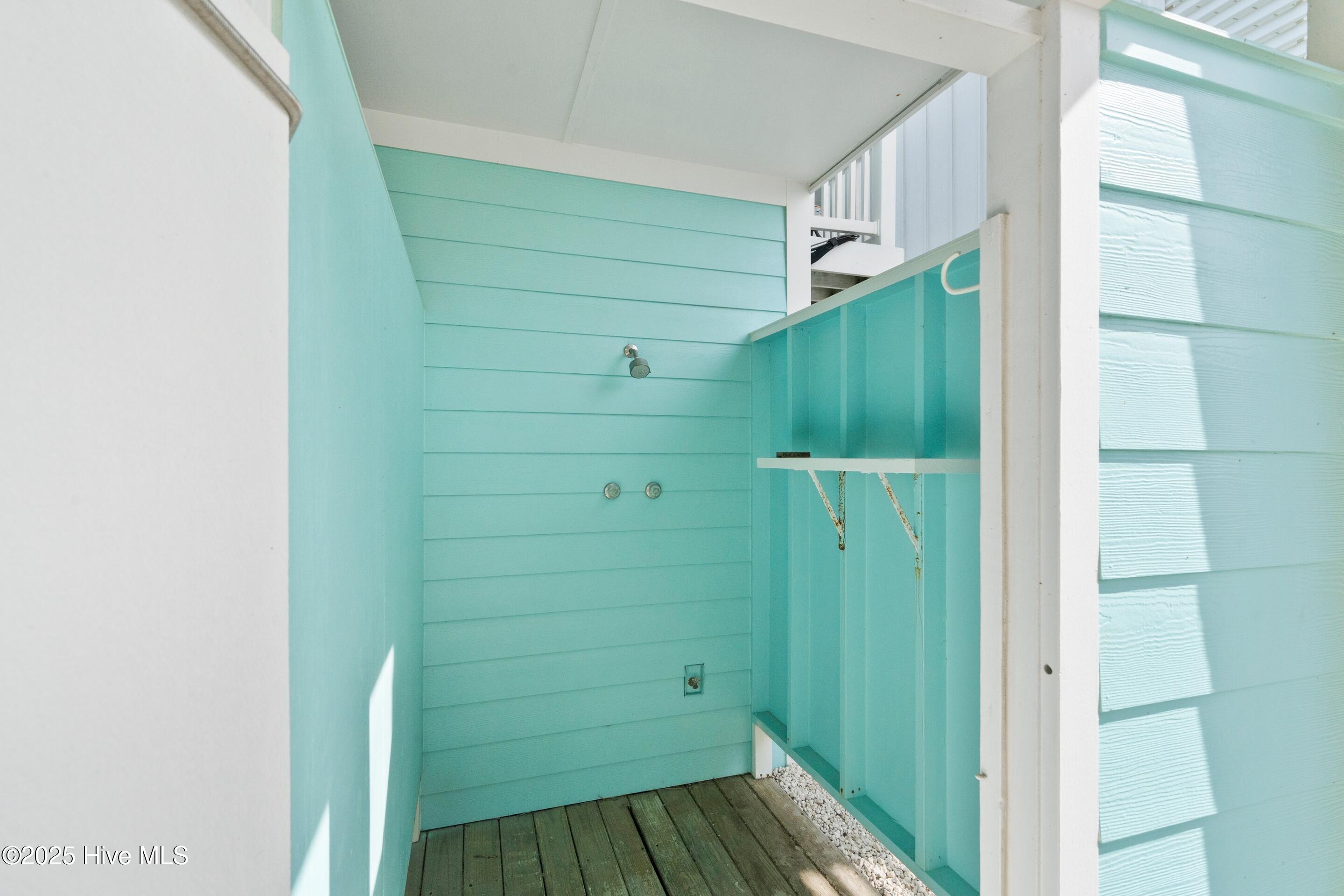 100526727 | Photo 45