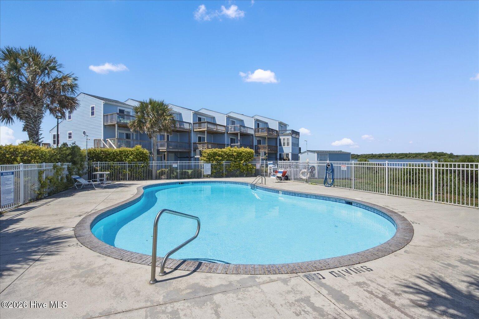 100570154 | Photo 35