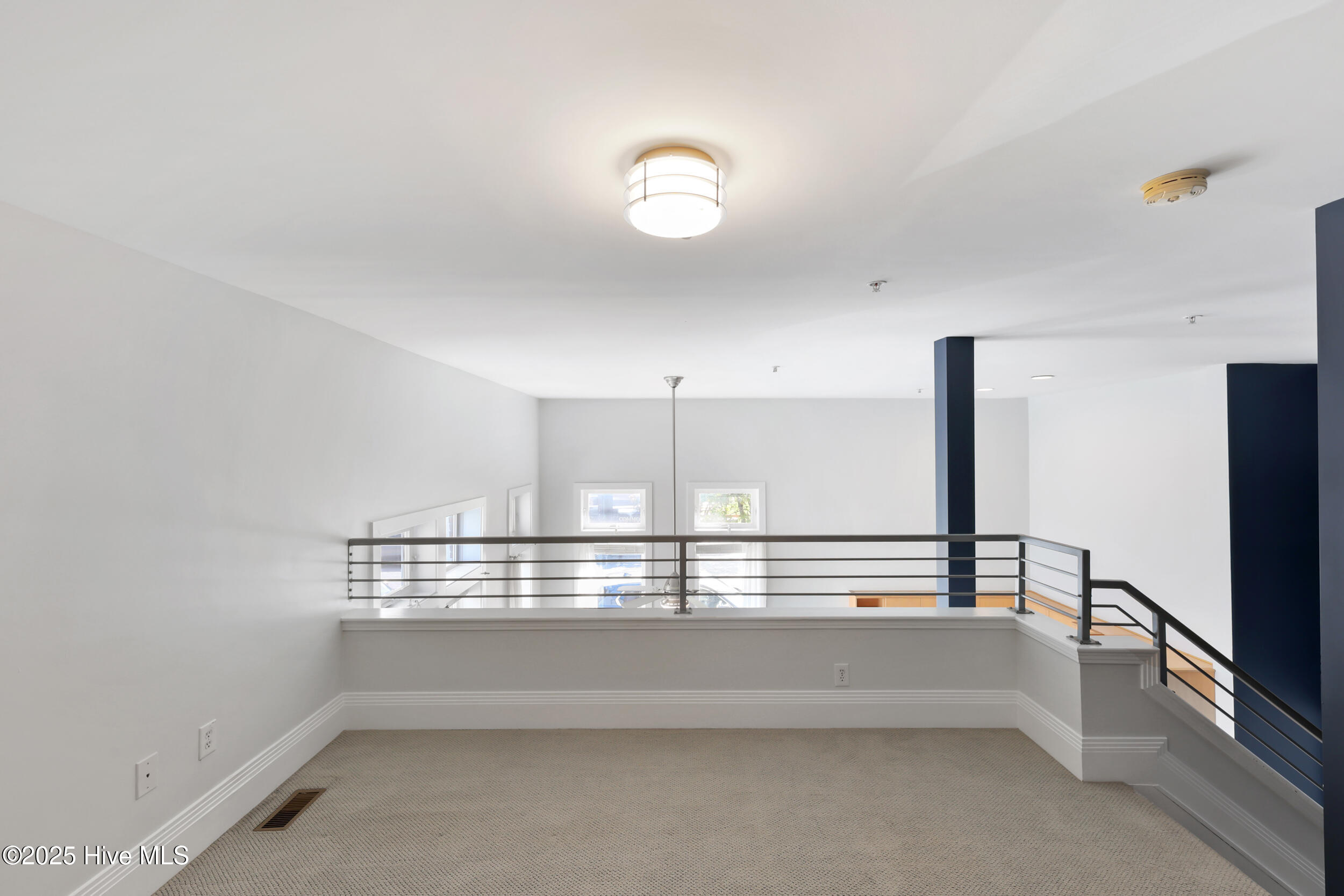 100523364 | Photo 27