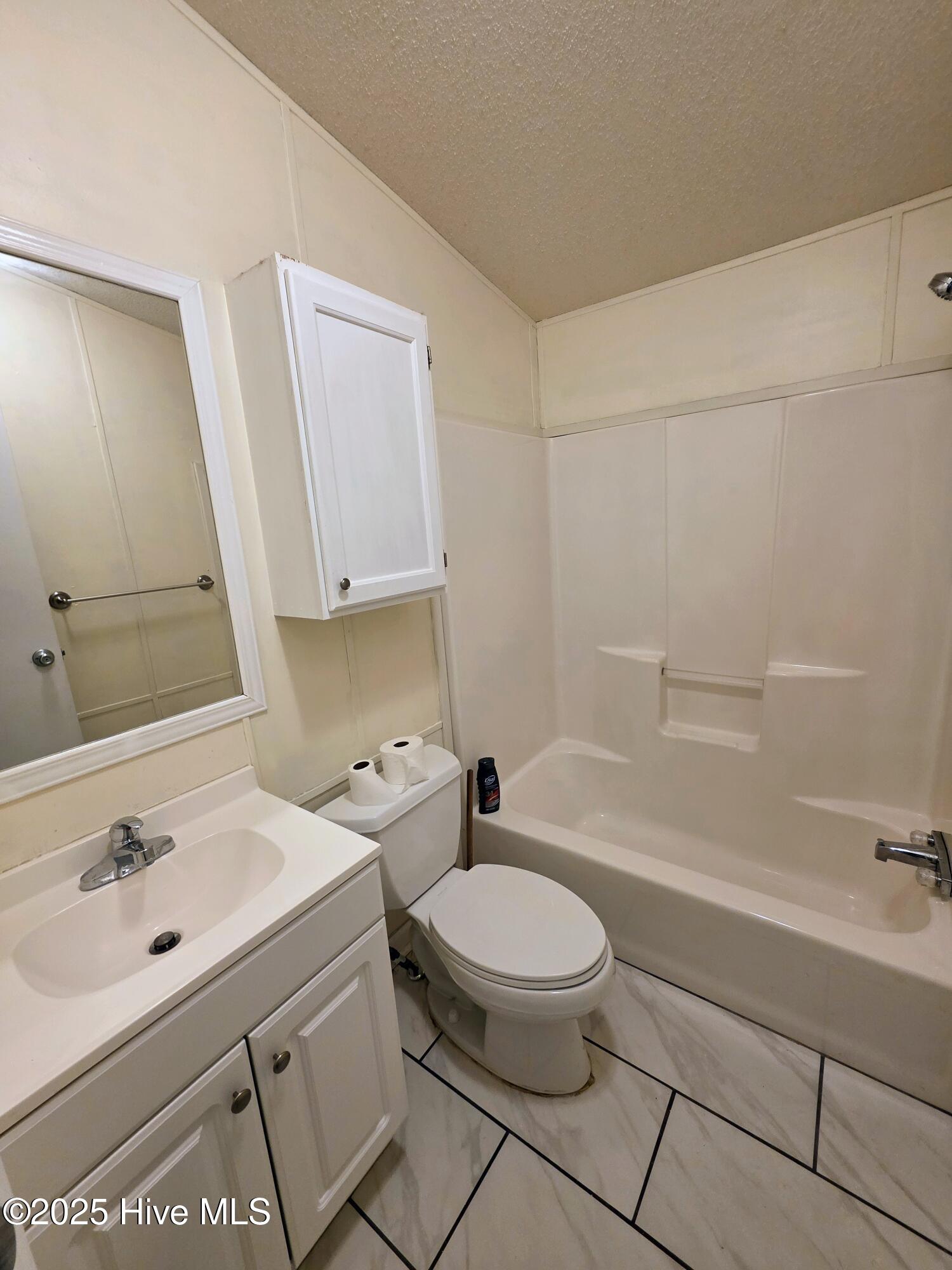 100543220 | Photo 19