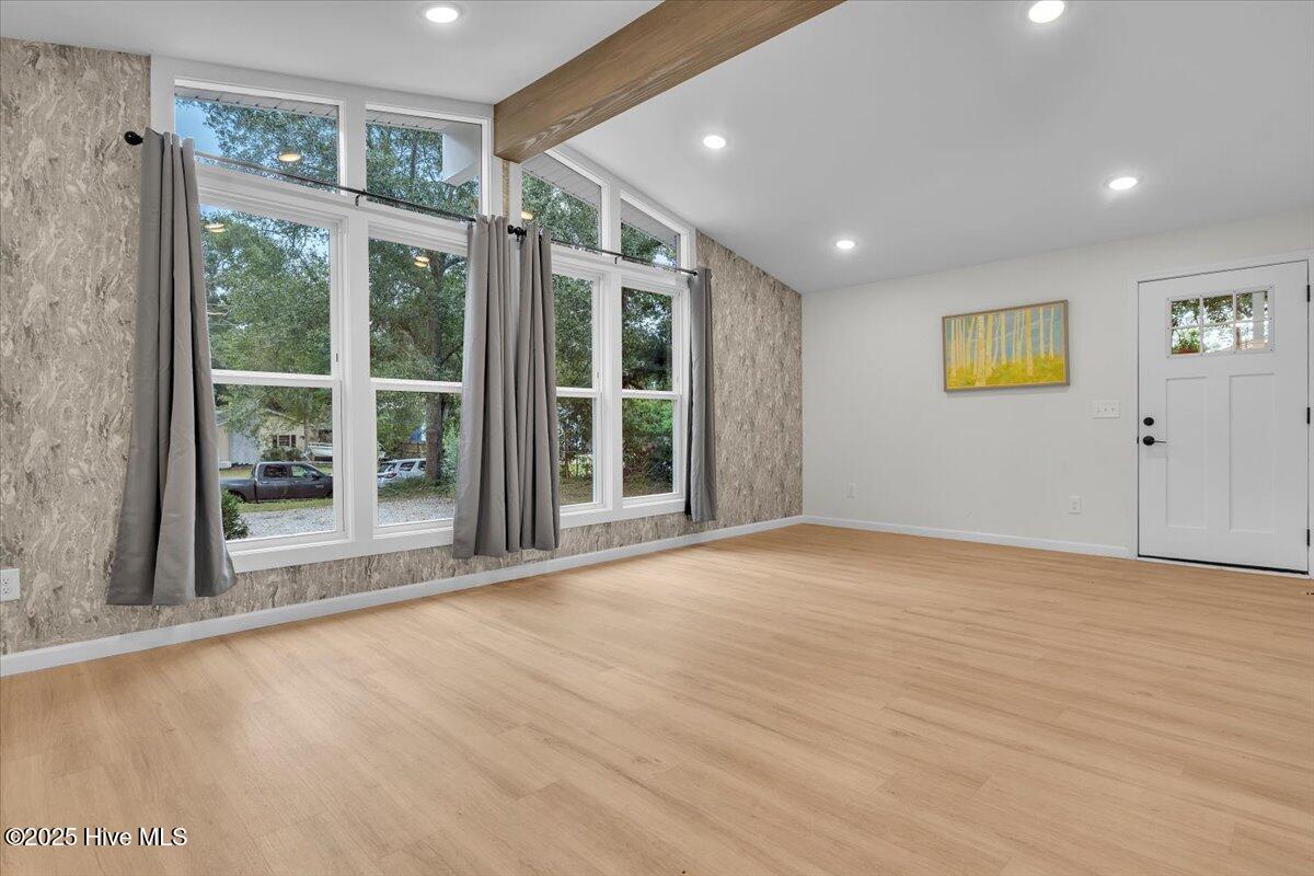 100545408 | Photo 20