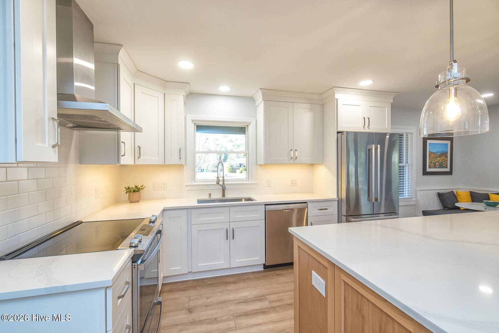 100553040 | Photo 11