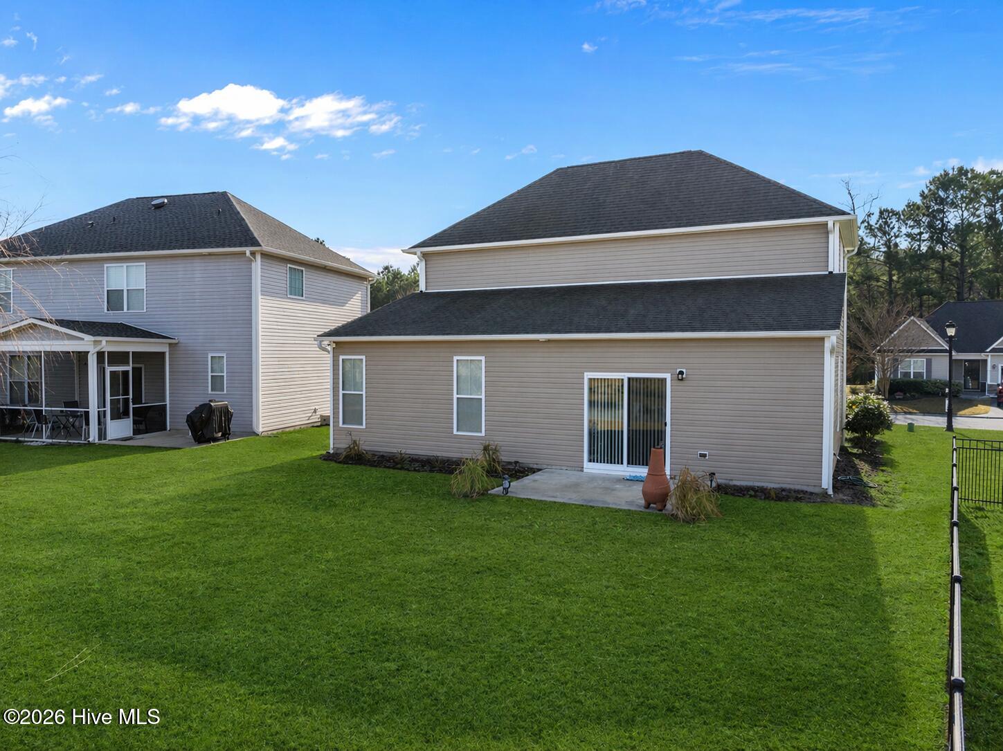 100548714 | Photo 32