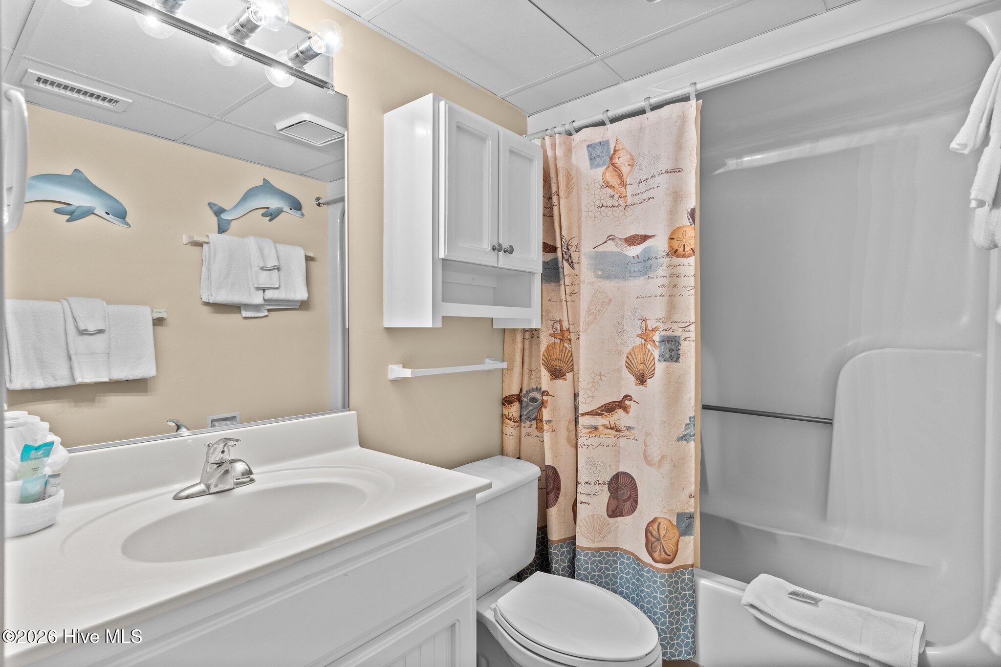 100565649 | Photo 25