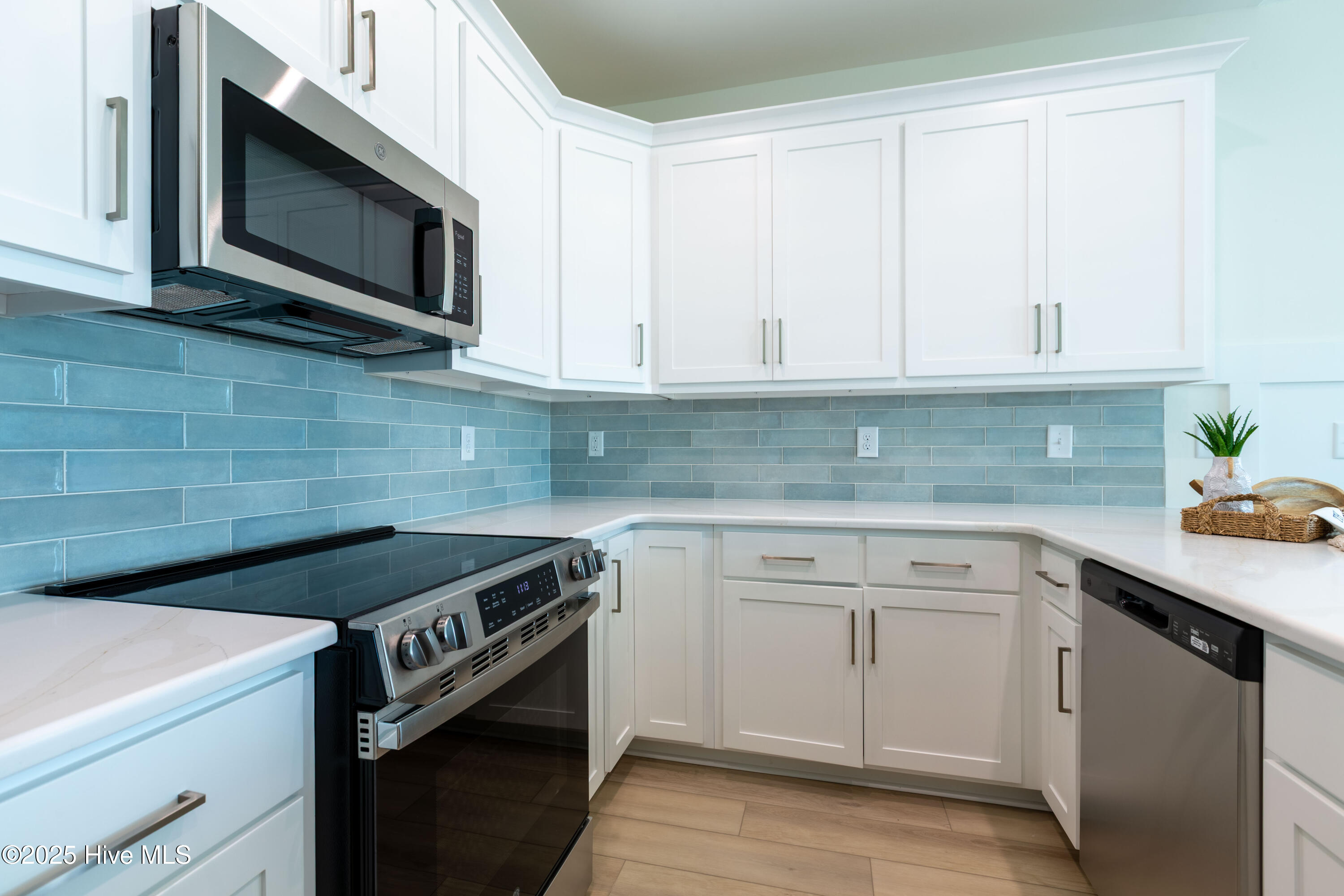 100553221 | Photo 10