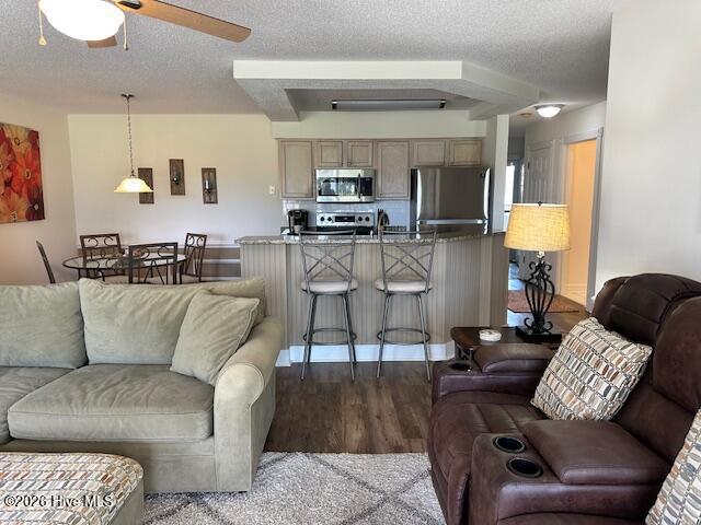 100560957 | Photo 22