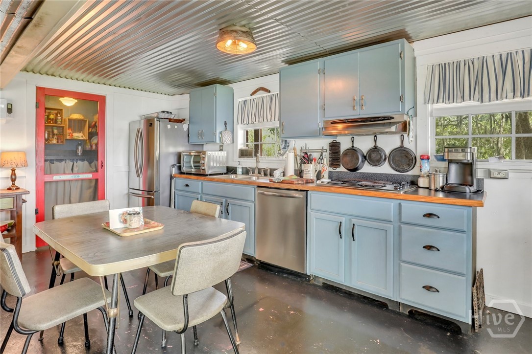 120 Smoakhouse Drive, Midway, GA, 31320