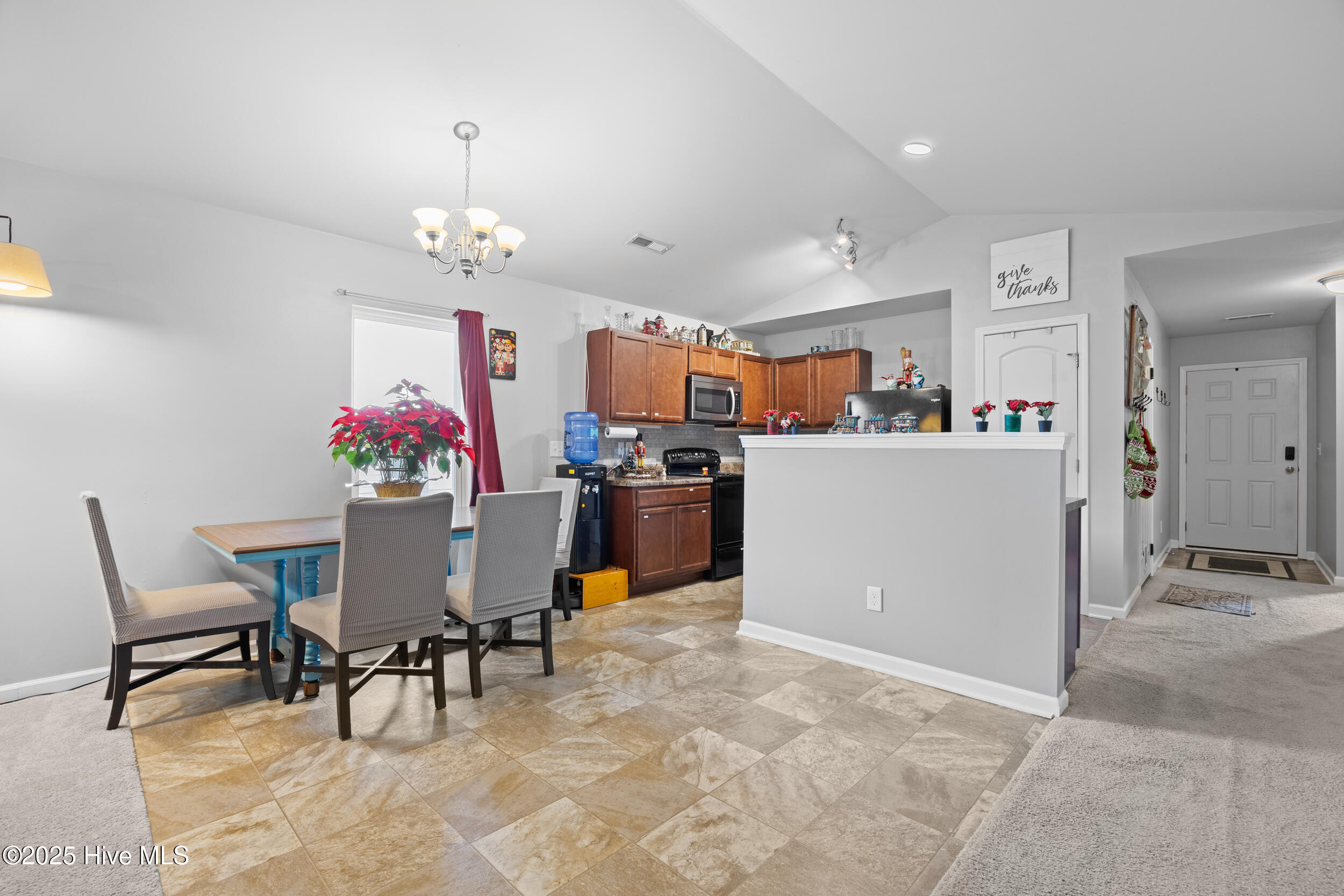 100546201 | Photo 18