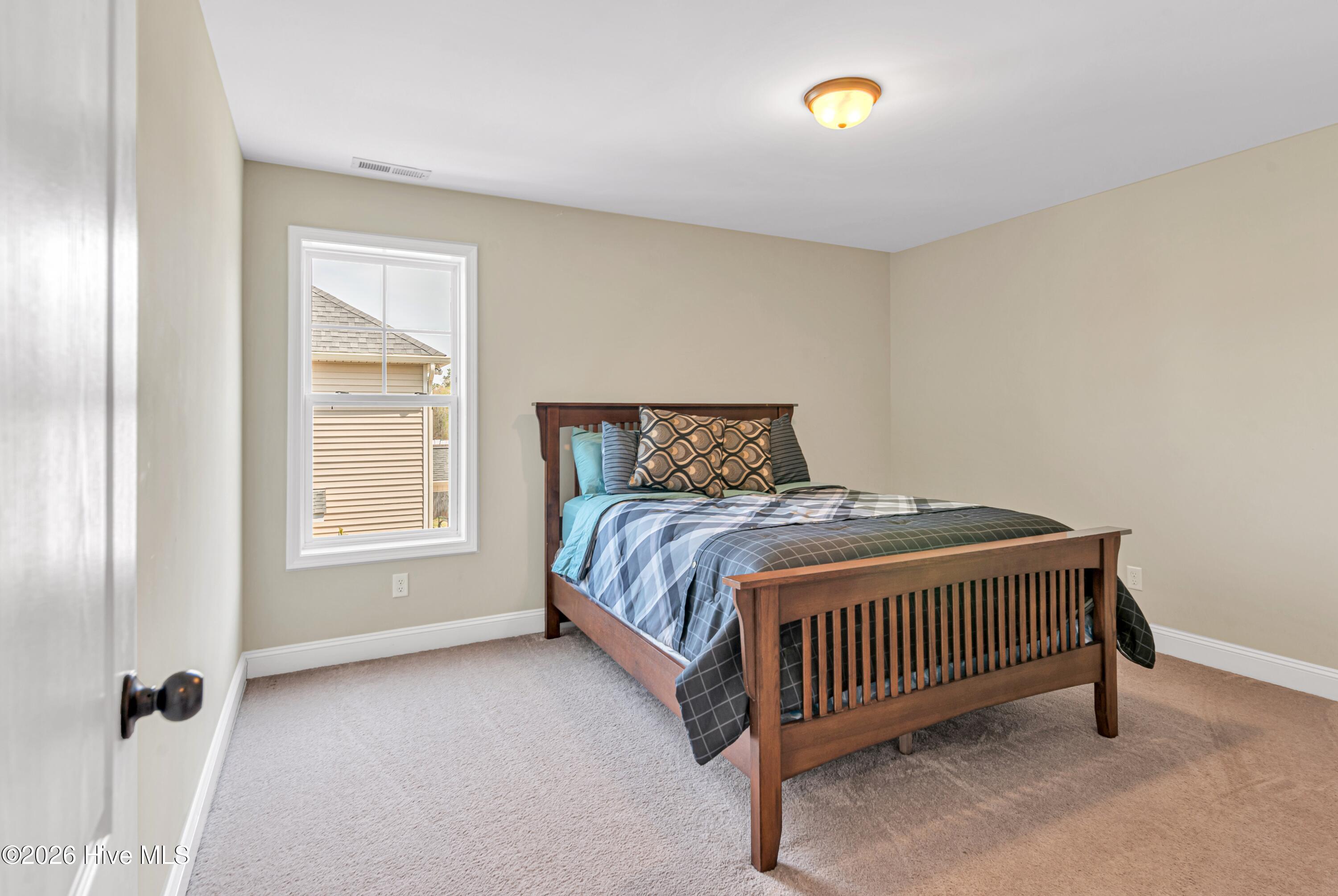 100564004 | Photo 42