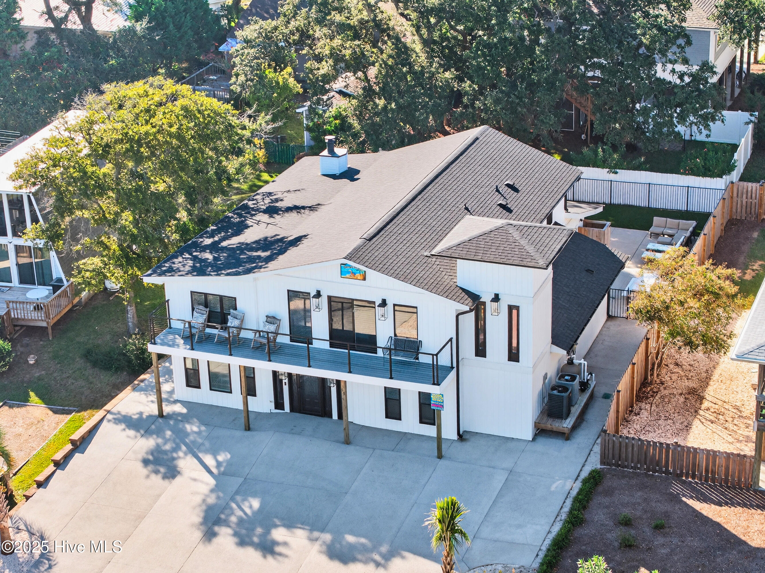 100537887 | Photo 65