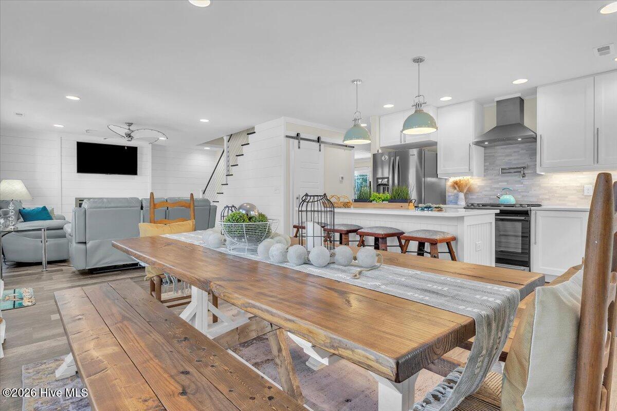 100550591 | Photo 13