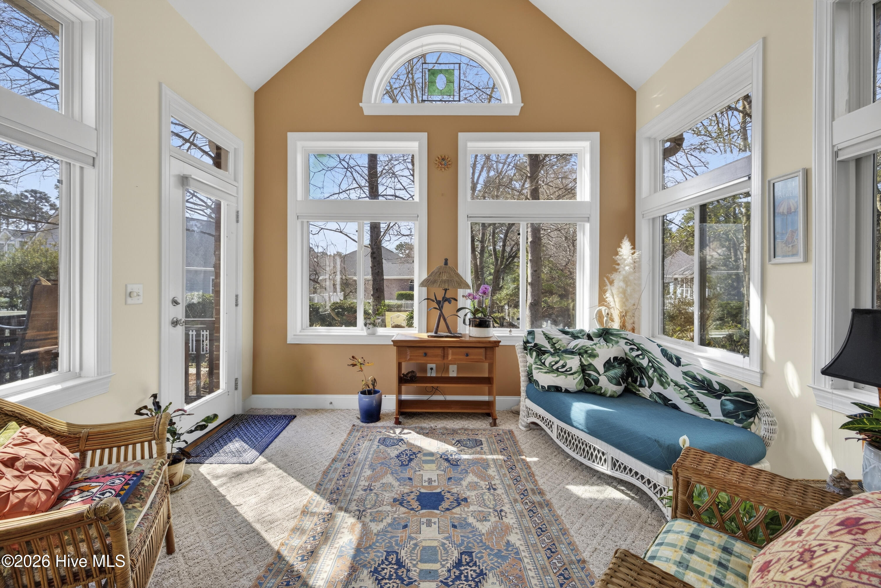 100561189 | Photo 31