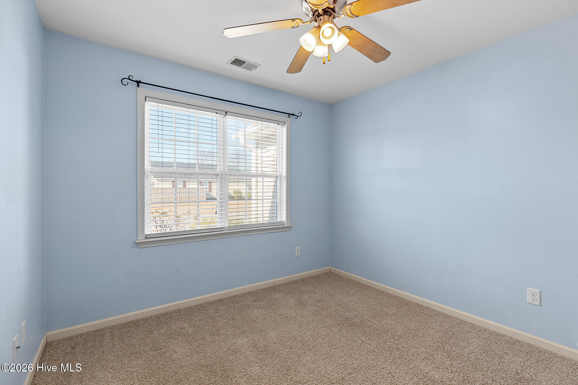 100551250 | Photo 22