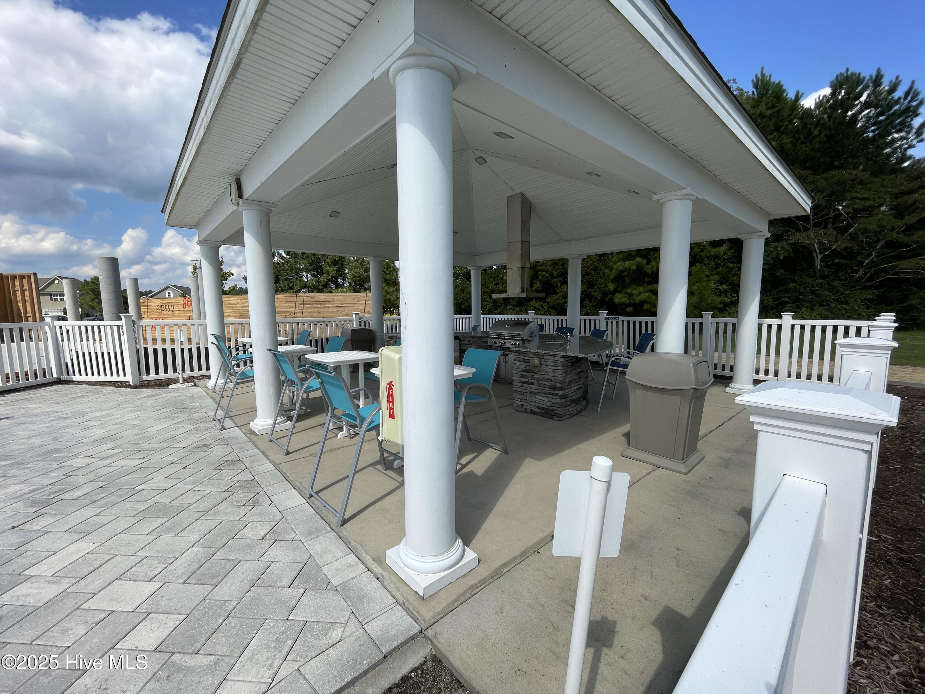 100545572 | Photo 39