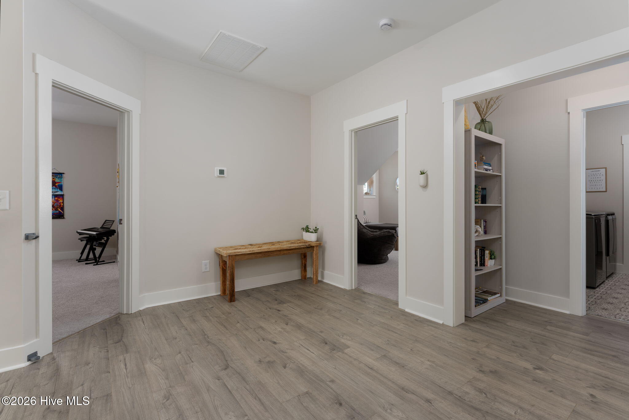 100564713 | Photo 28