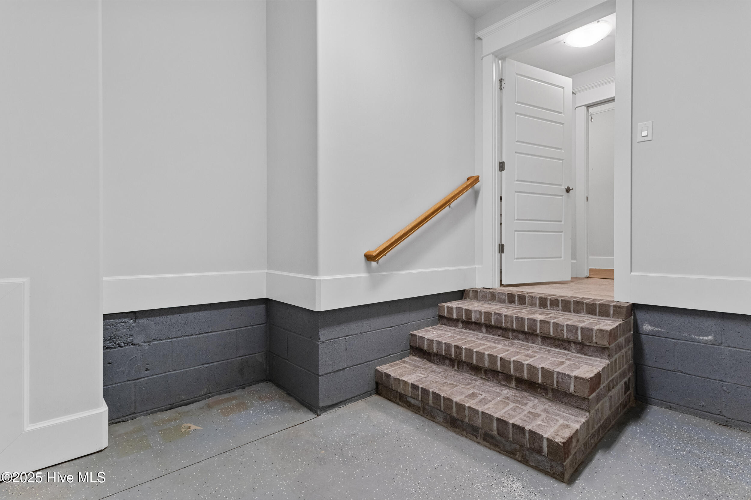 100541270 | Photo 38