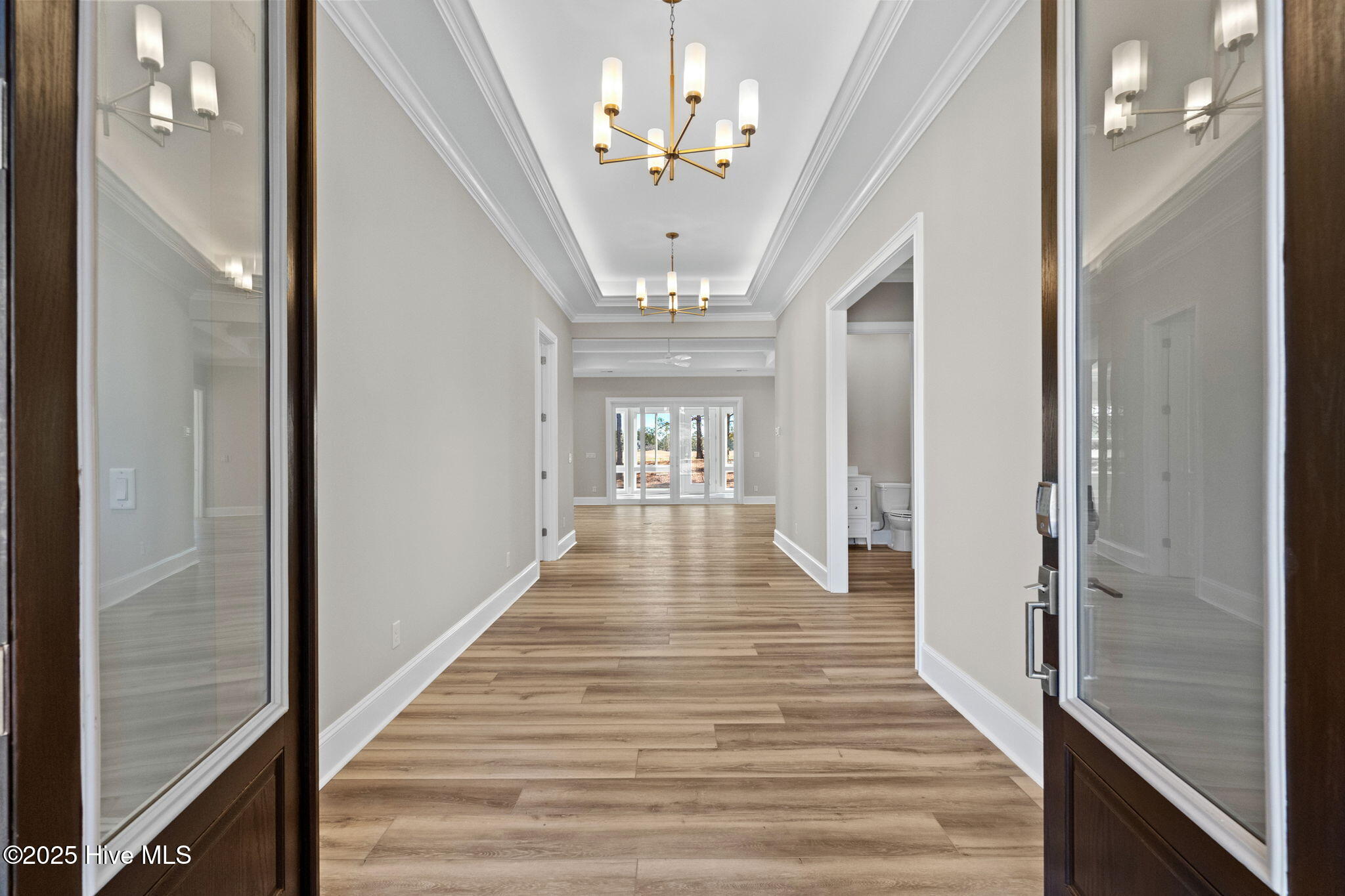 100525114 | Photo 42