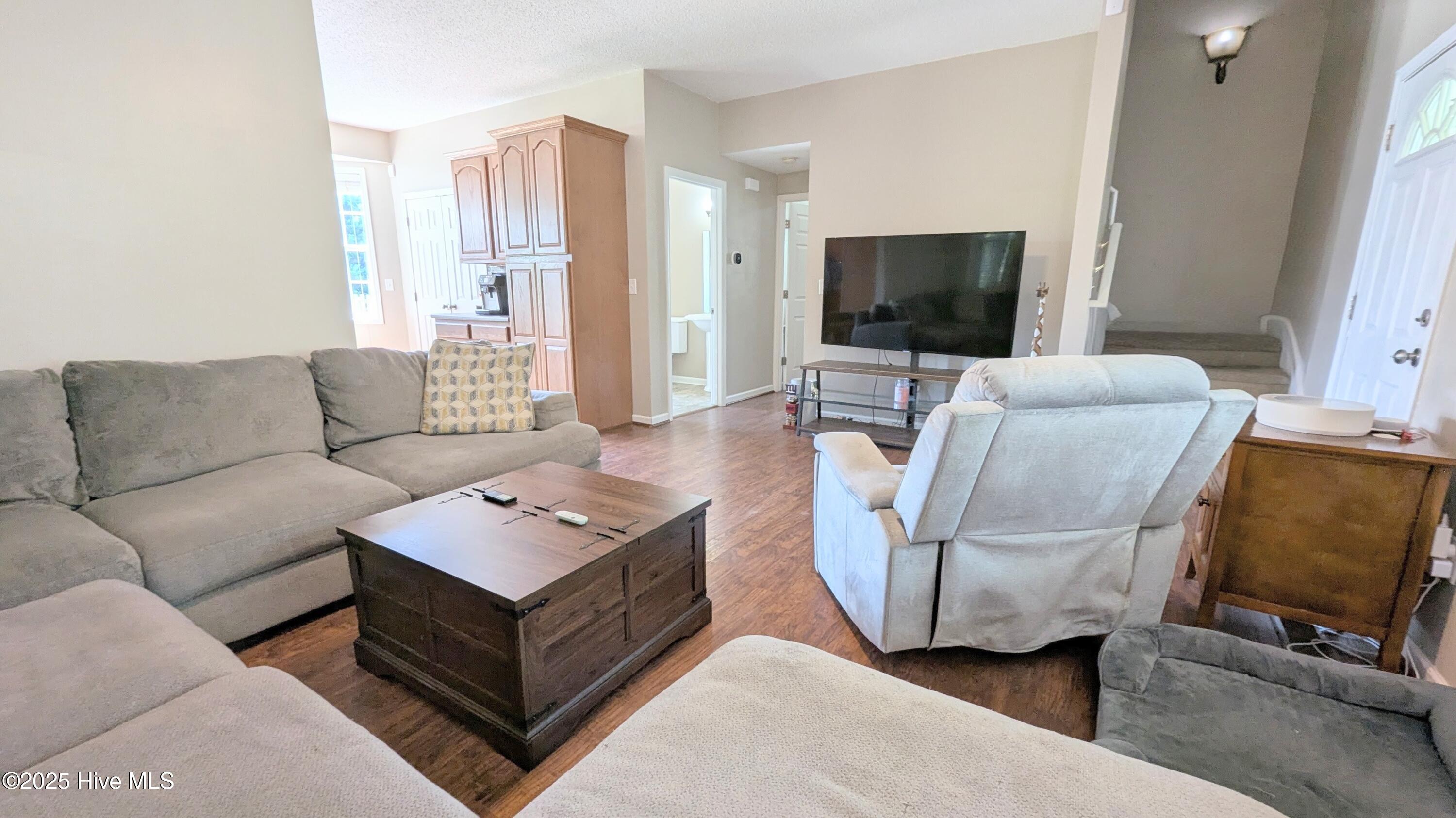 PXL_20250825_162224851.MP~2